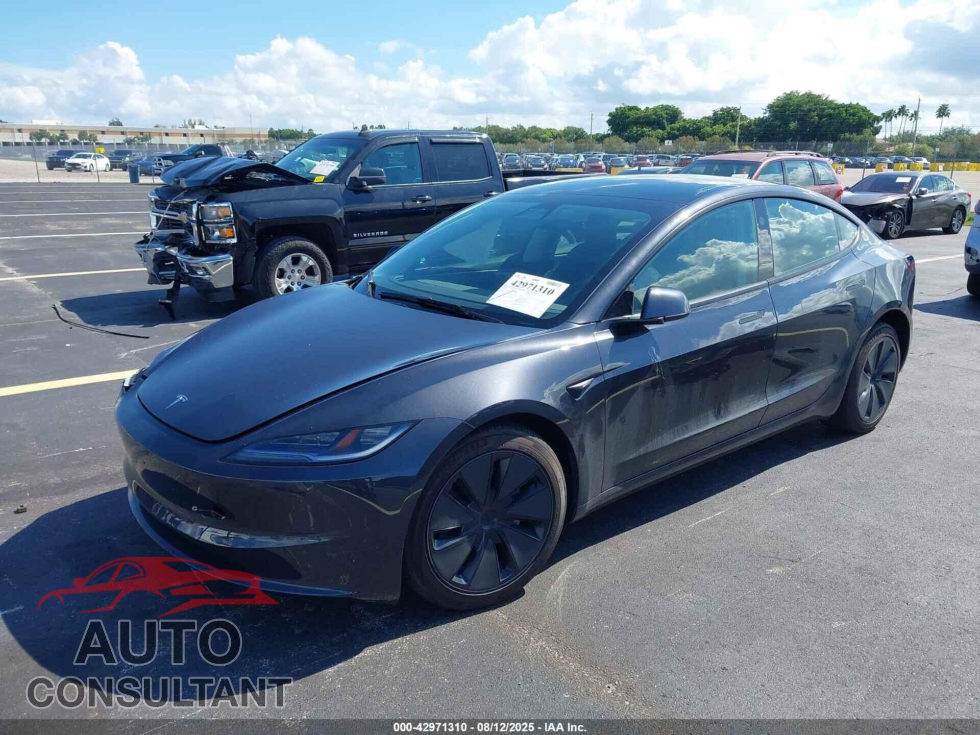TESLA MODEL 3 2025 - 5YJ3E1EA5SF007357