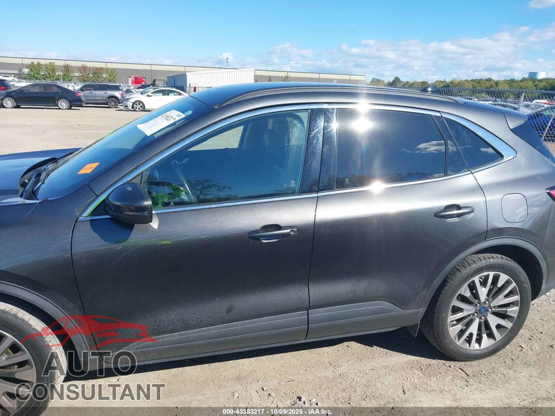 FORD ESCAPE 2020 - 1FMCU9J90LUA80914