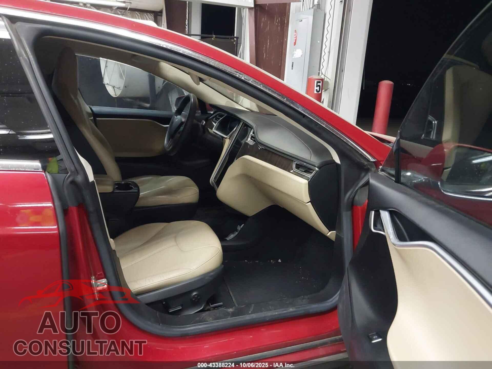 TESLA MODEL S 2013 - 5YJSA1CN2DFP16568