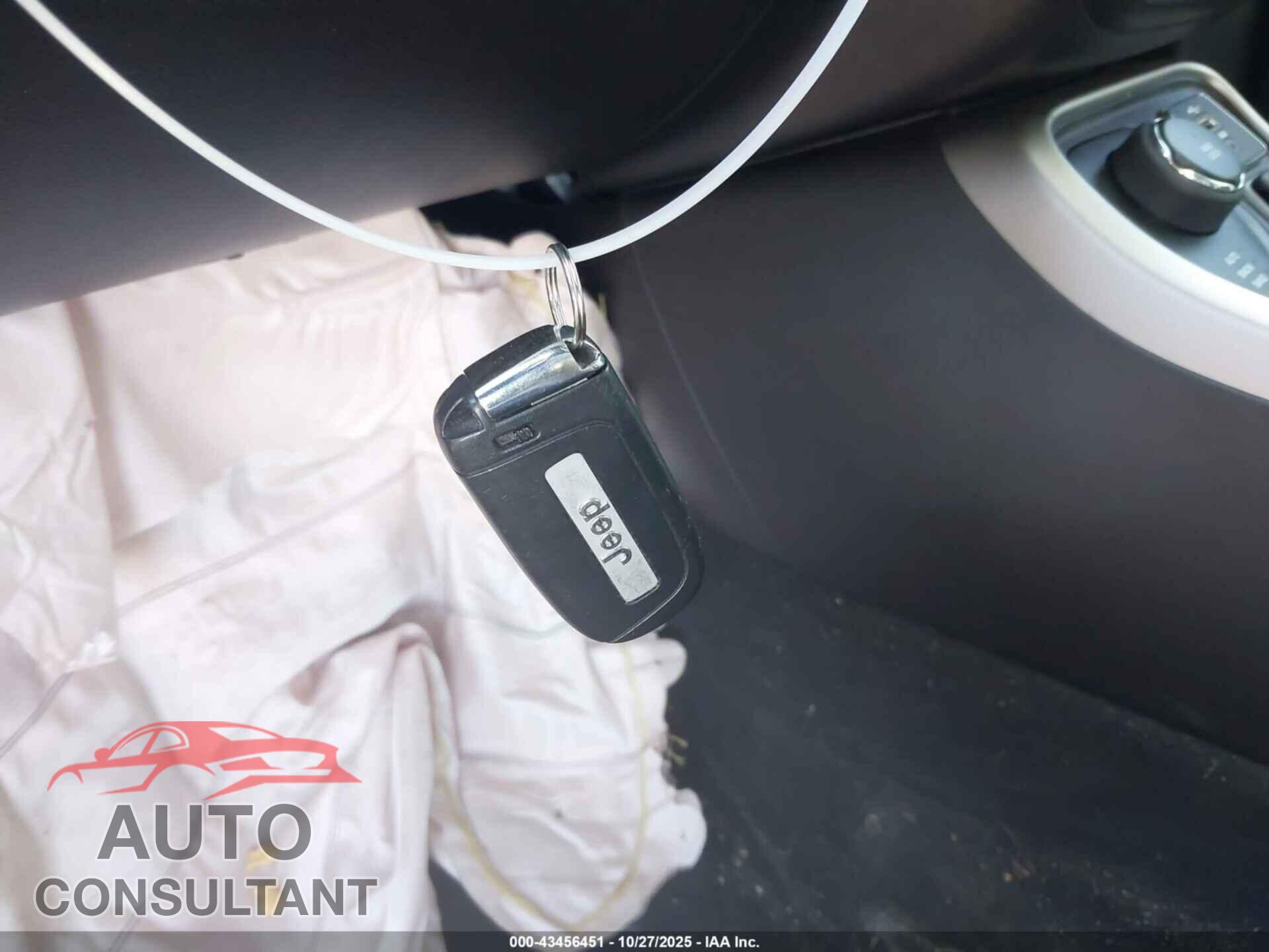 JEEP COMPASS 2020 - 3C4NJDBB7LT225323