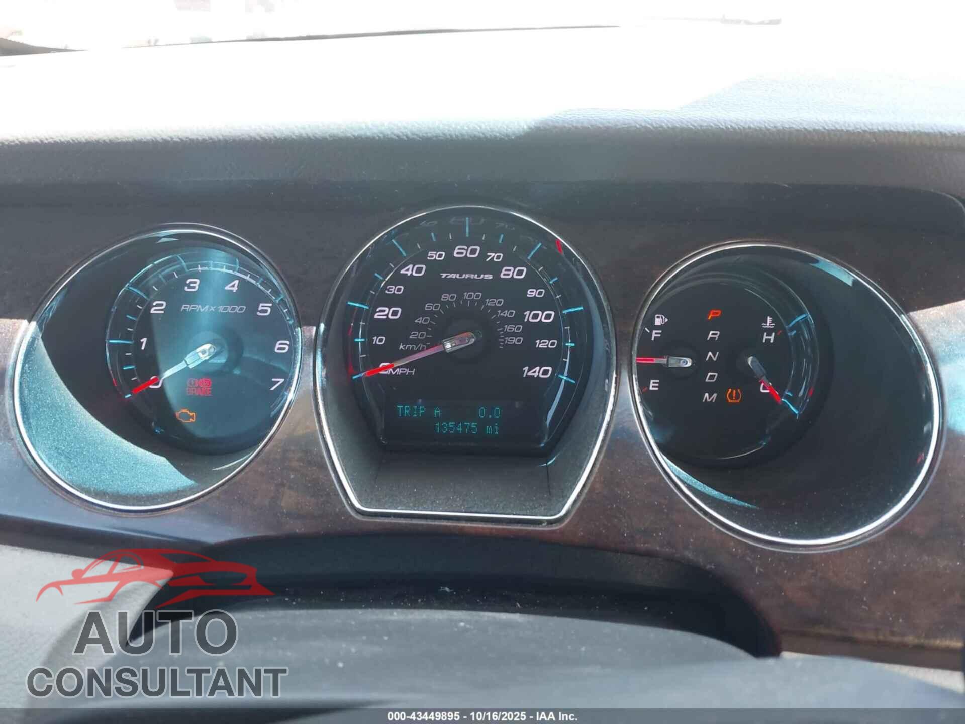 FORD TAURUS 2011 - 1FAHP2FW4BG167712