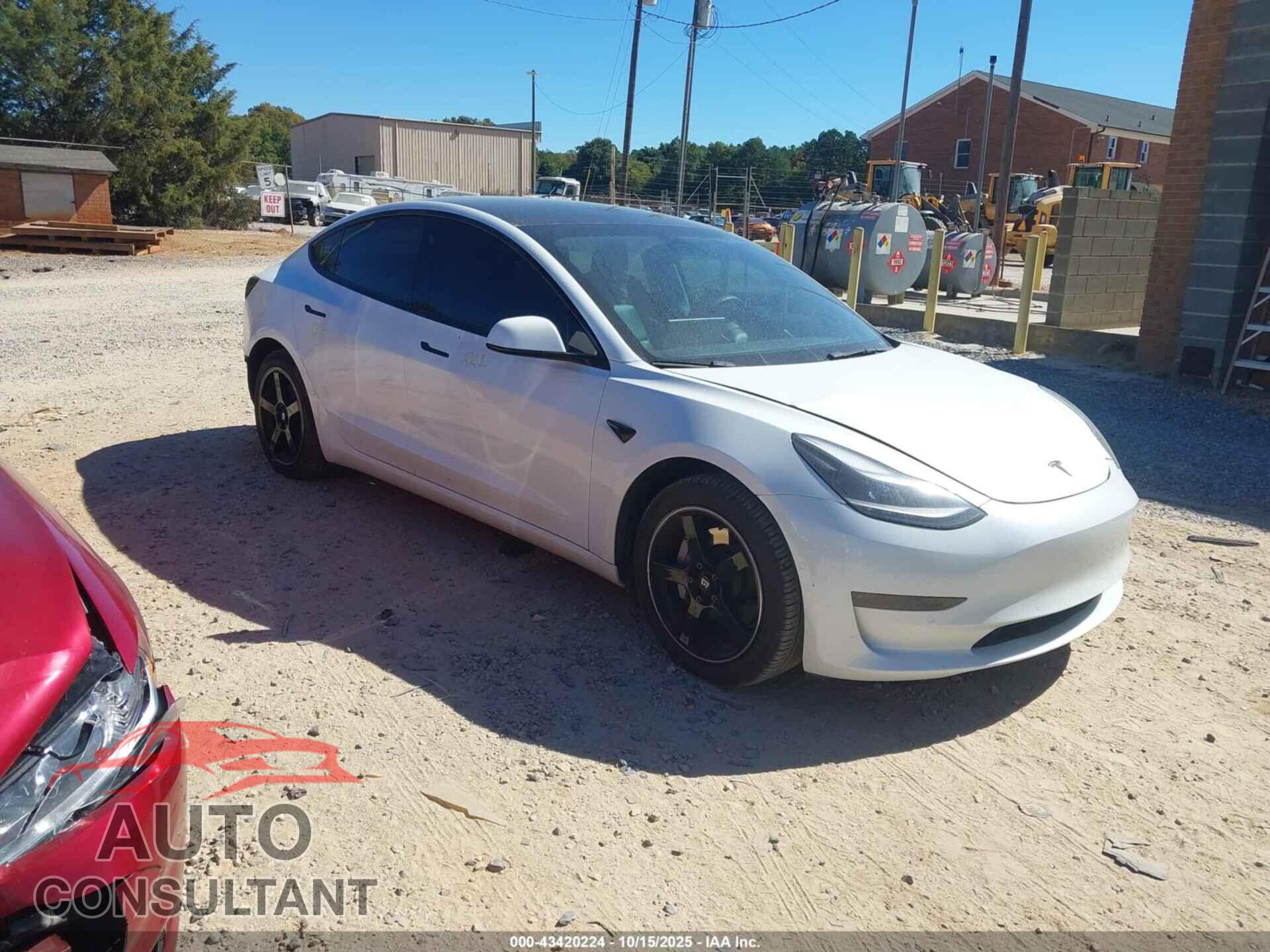 TESLA MODEL 3 2021 - 5YJ3E1EA2MF096419