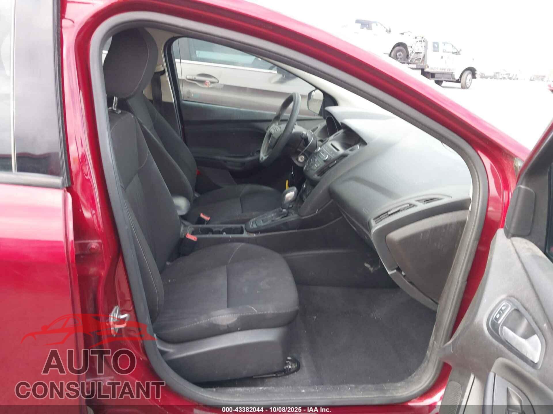 FORD FOCUS 2017 - 1FADP3F26HL204633