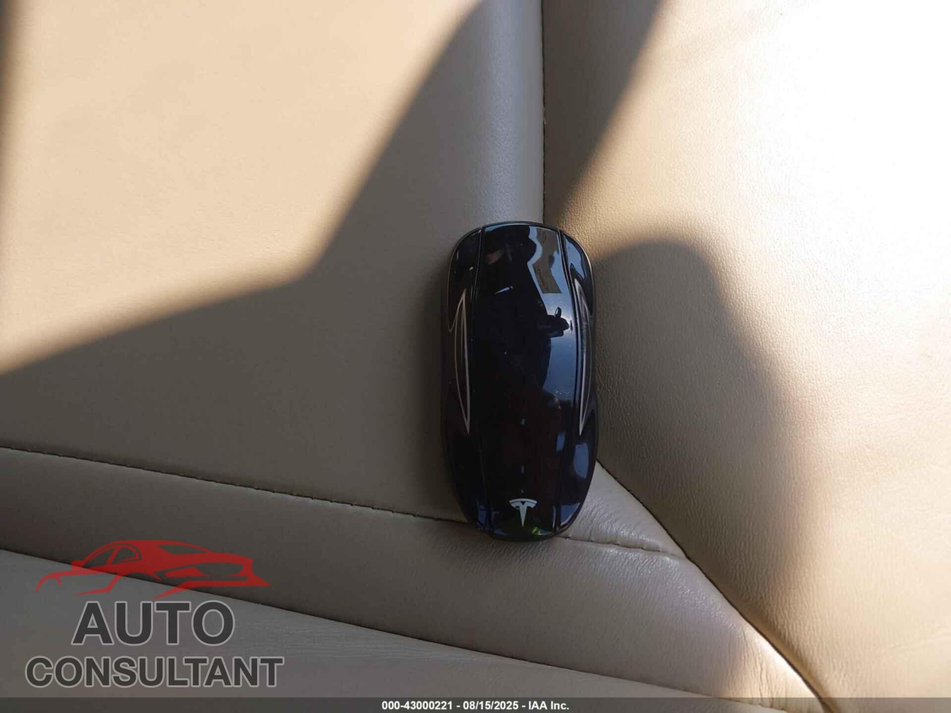 TESLA MODEL S 2015 - 5YJSA1E2XFF108268