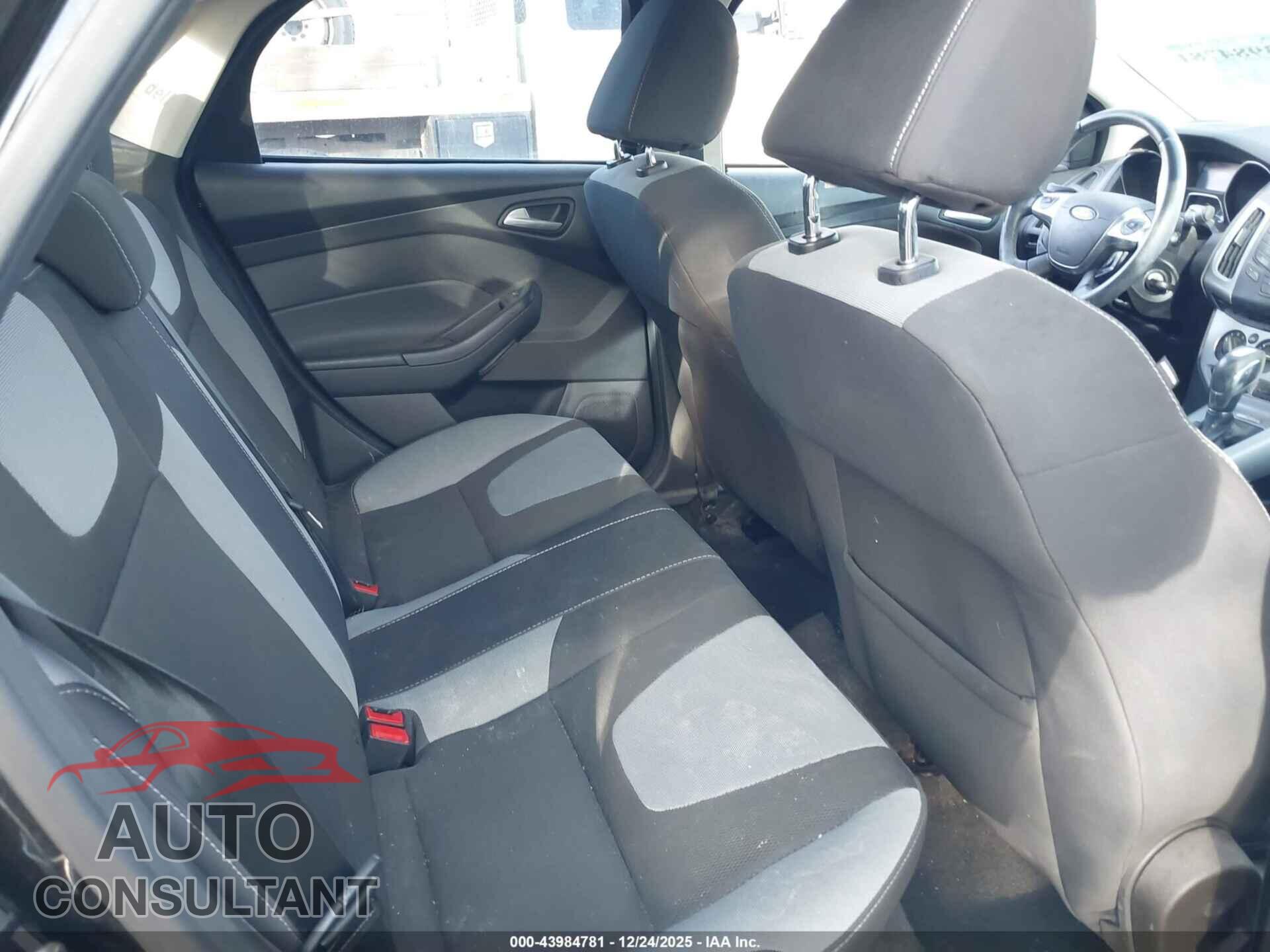 FORD FOCUS 2012 - 1FAHP3F22CL390486