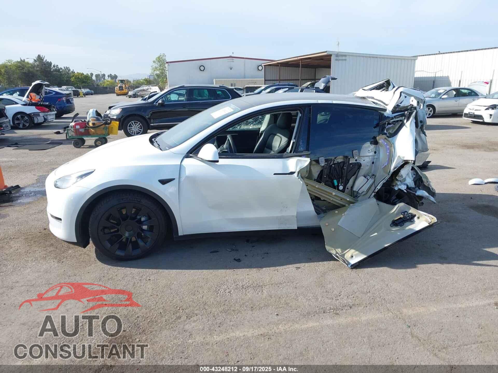 TESLA MODEL Y 2023 - 7SAYGDEE7PF586382