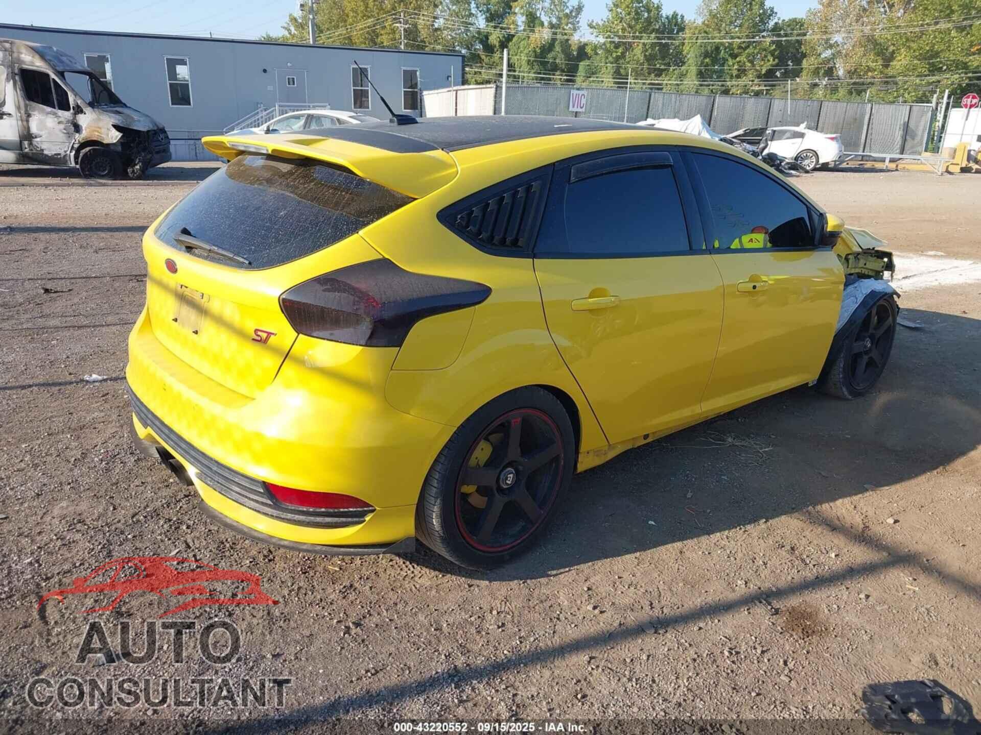 FORD FOCUS ST 2017 - 1FADP3L9XHL313193