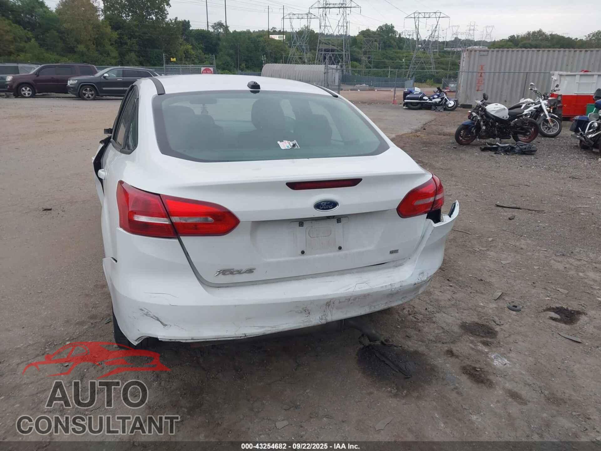 FORD FOCUS 2016 - 1FADP3F25GL216271