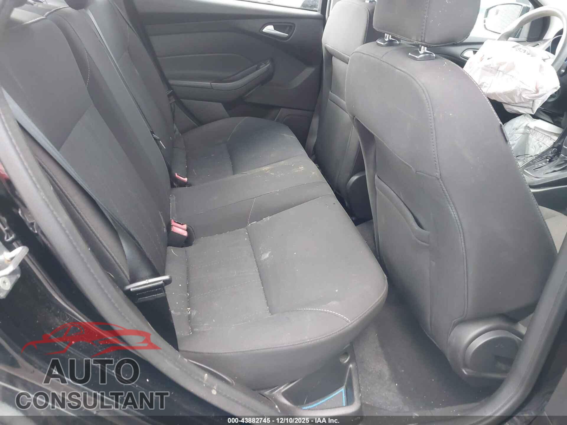 FORD FOCUS 2017 - 1FADP3F29HL227632