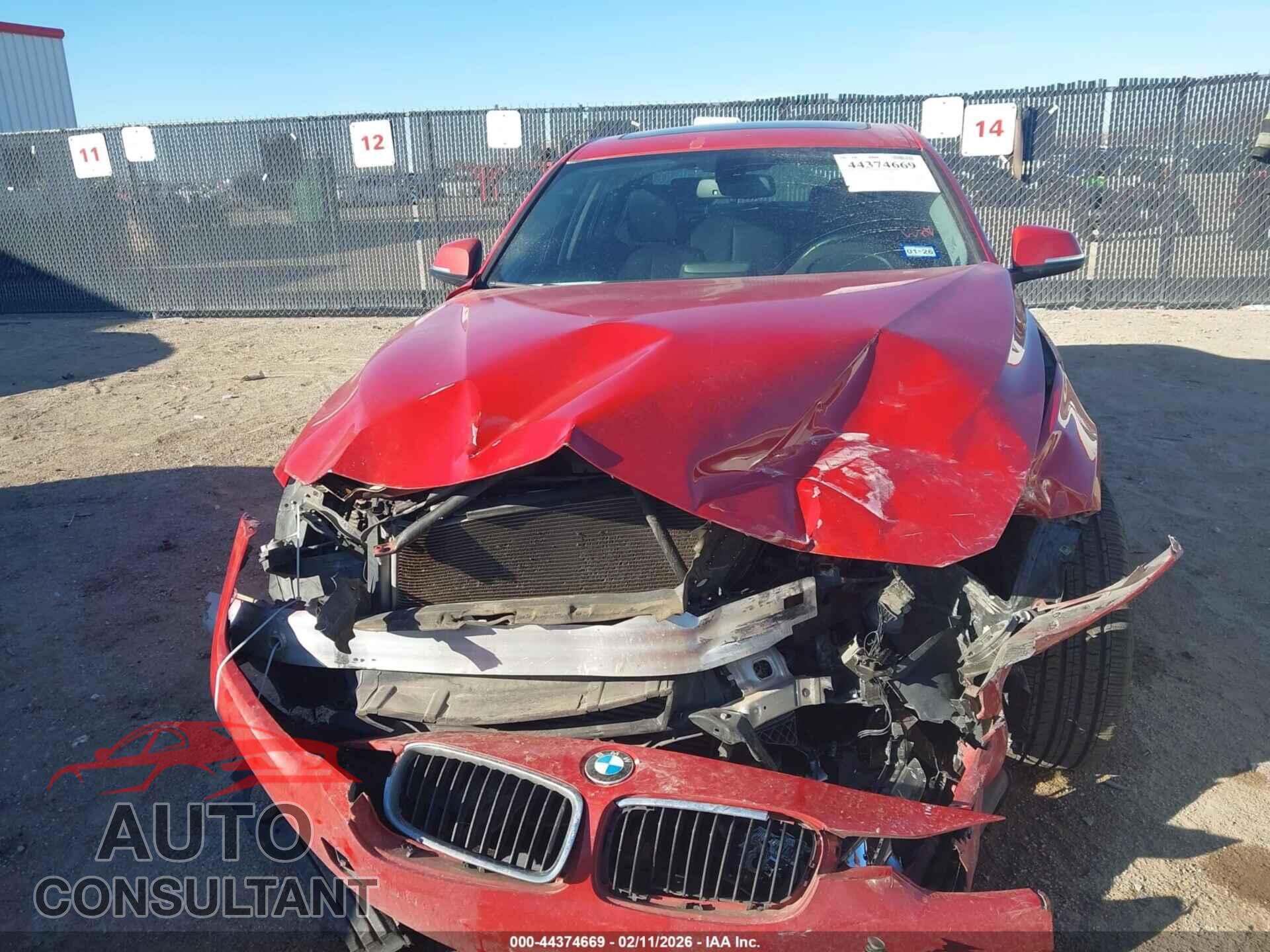 BMW 320I 2016 - WBA8E5G58GNU21235