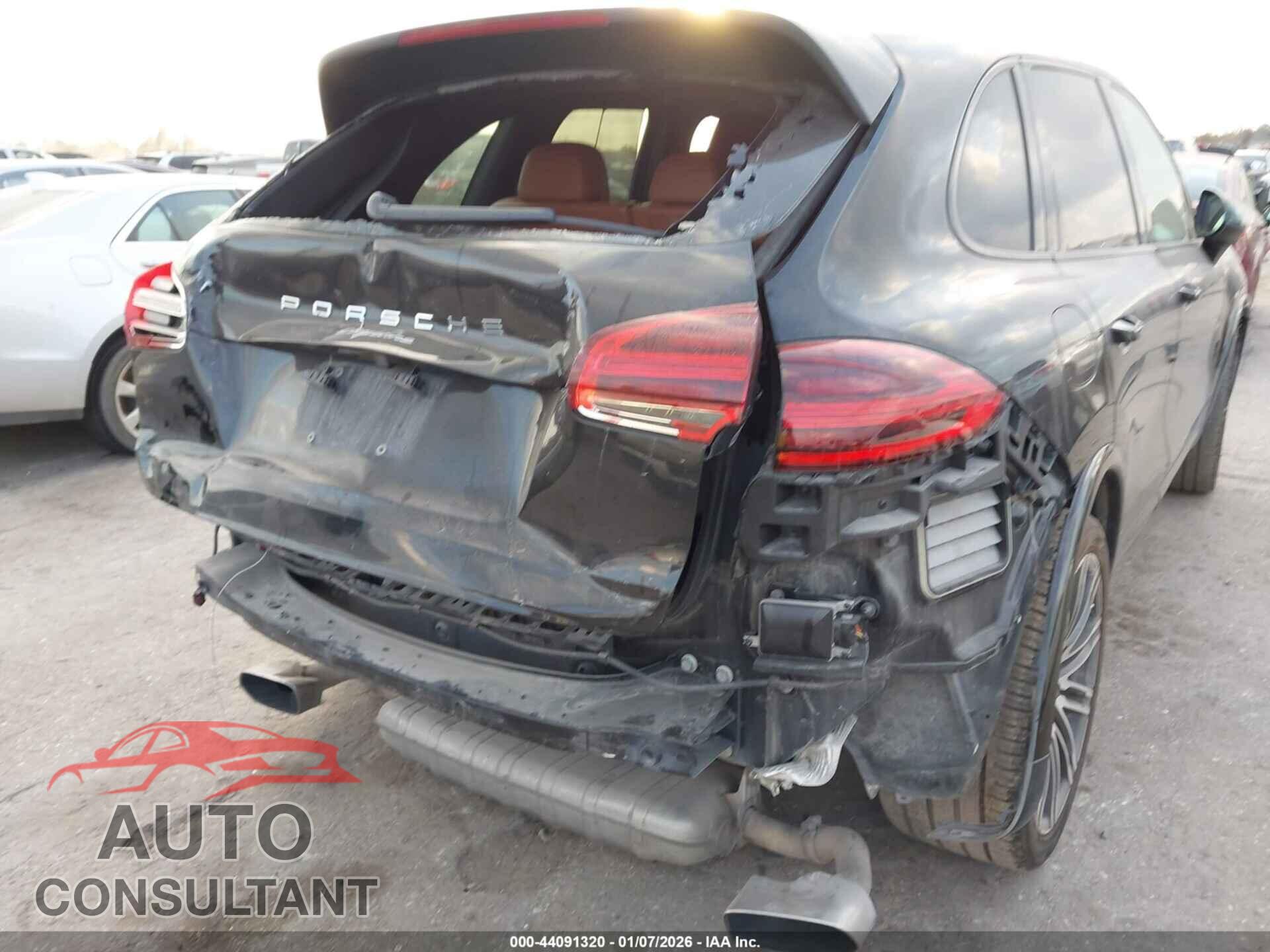 PORSCHE CAYENNE 2018 - WP1AA2A21JKA05273