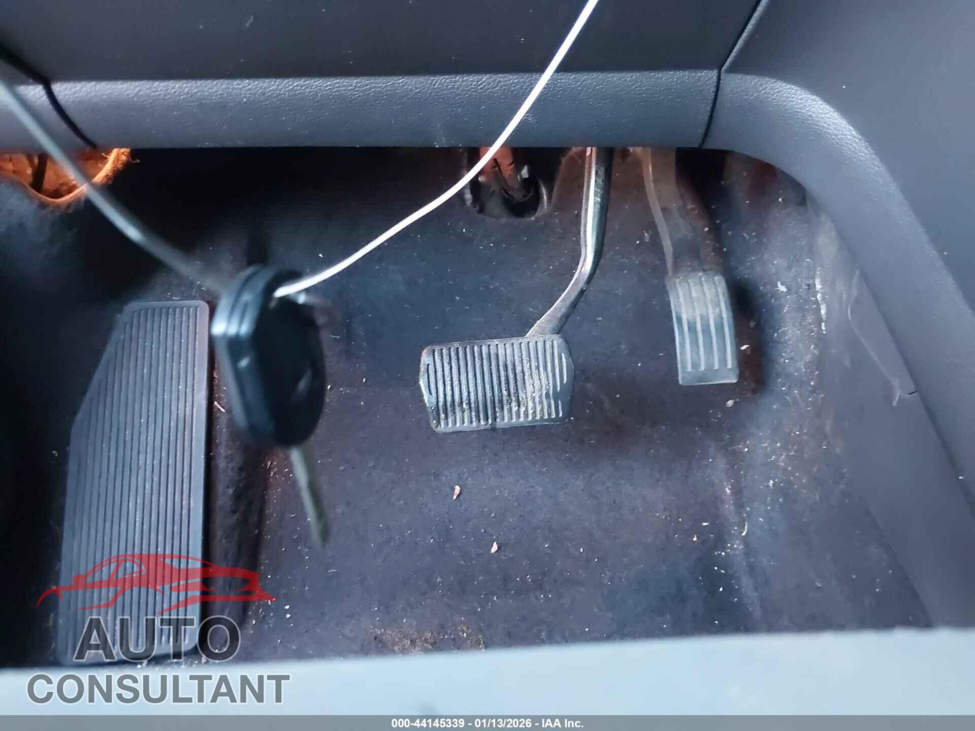 FORD ESCAPE 2016 - 1FMCU0GX1GUB53473