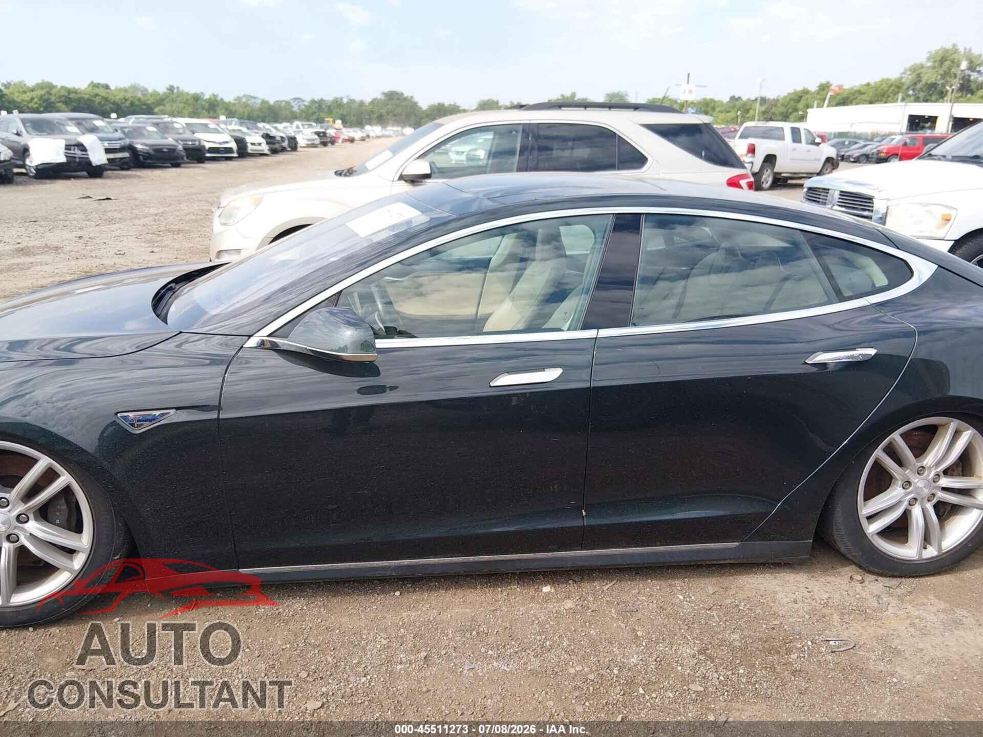 TESLA MODEL S 2013 - 5YJSA1CN2DFP05490