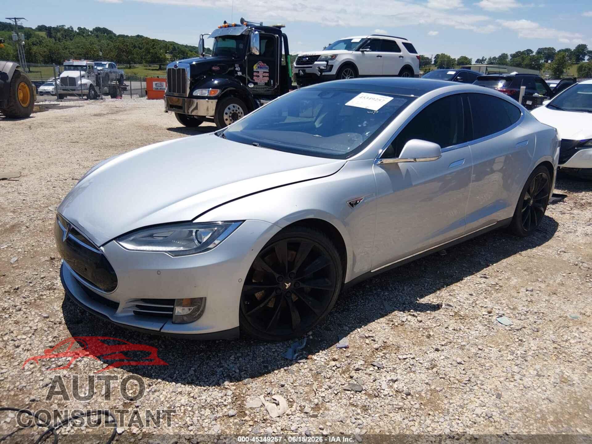 TESLA MODEL S 2015 - 5YJSA1E27FF116425