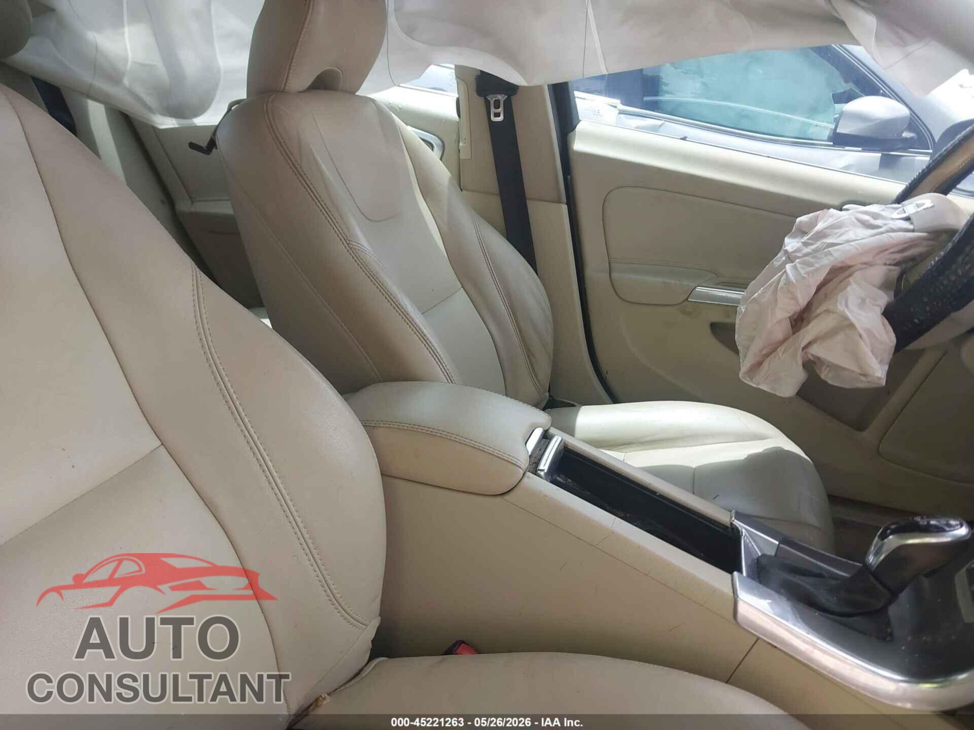 VOLVO S60 2015 - YV140MFK6F2366540
