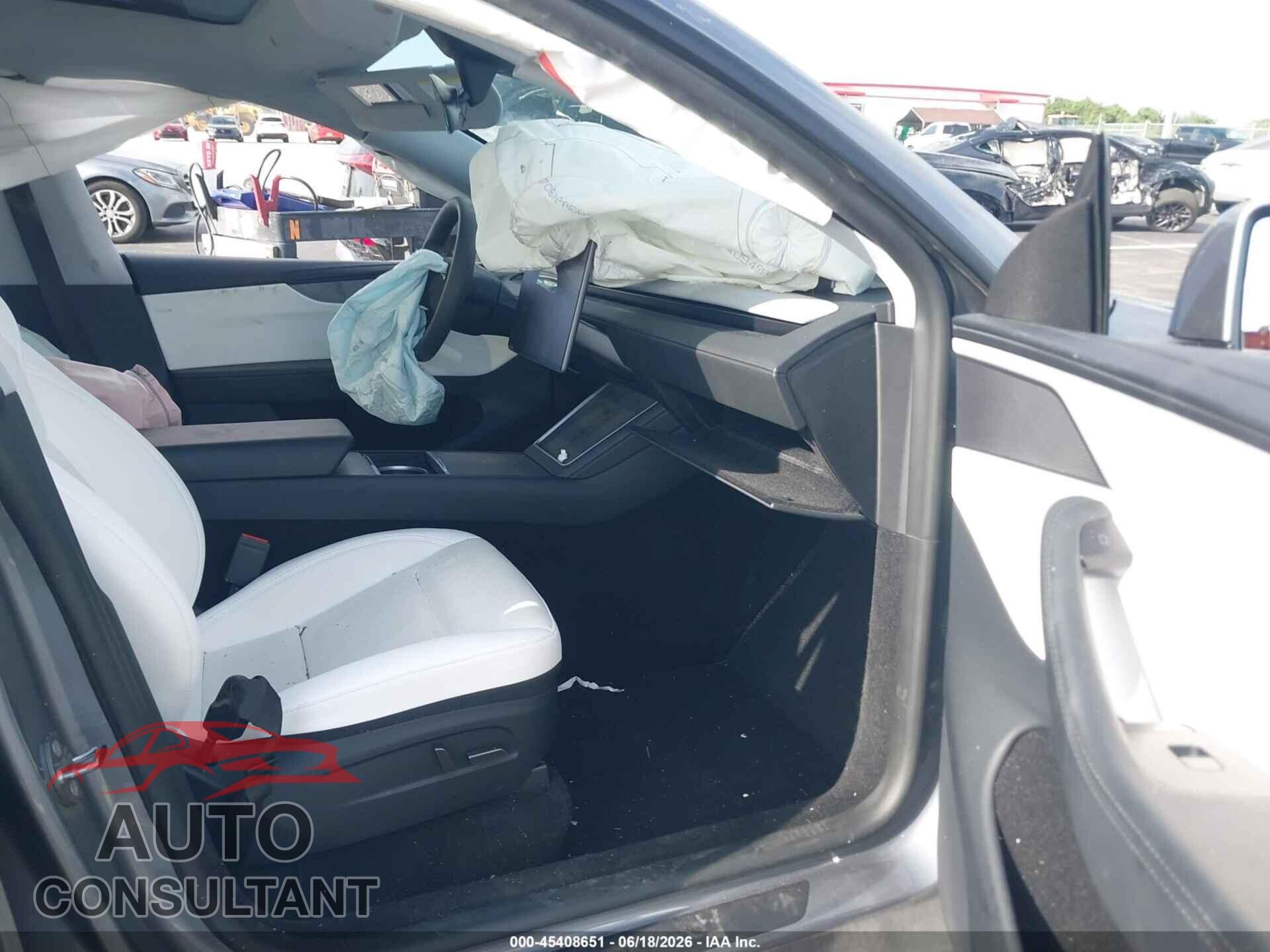 TESLA MODEL Y 2026 - 7SAYGDEE8TA394864