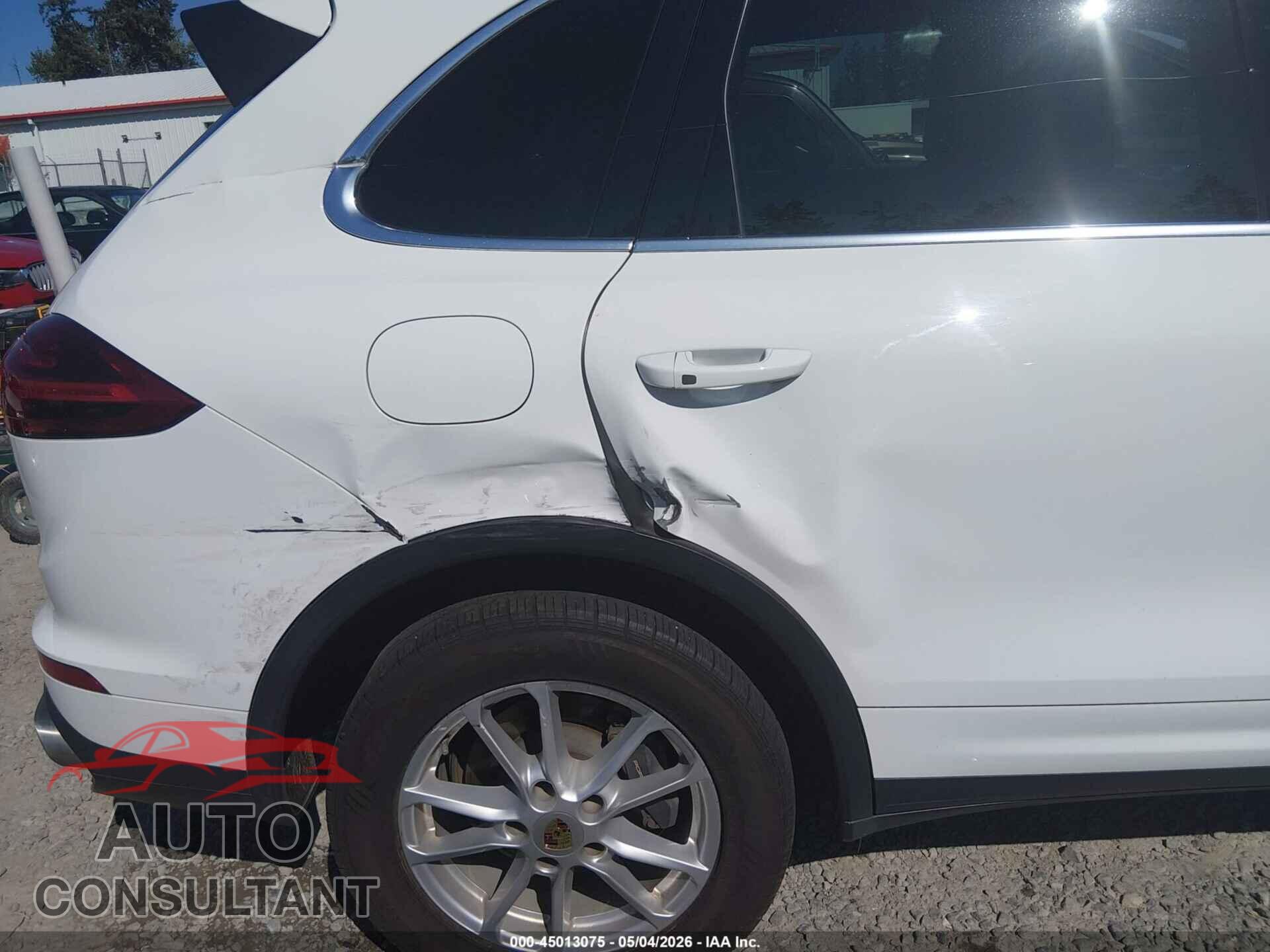 PORSCHE CAYENNE 2016 - WP1AA2A22GKA10149