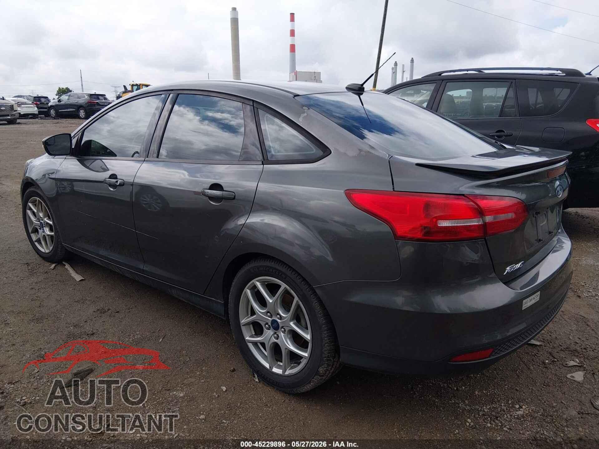 FORD FOCUS 2015 - 1FADP3F24FL319325