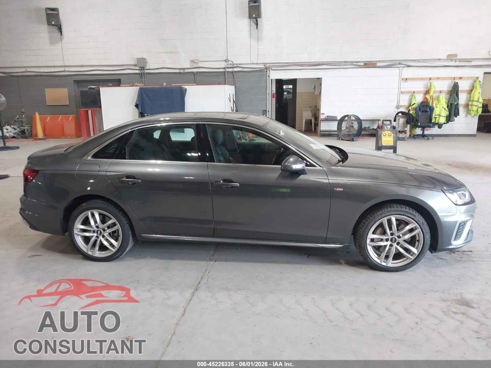 AUDI A4 2021 - WAUDAAF46MN004560