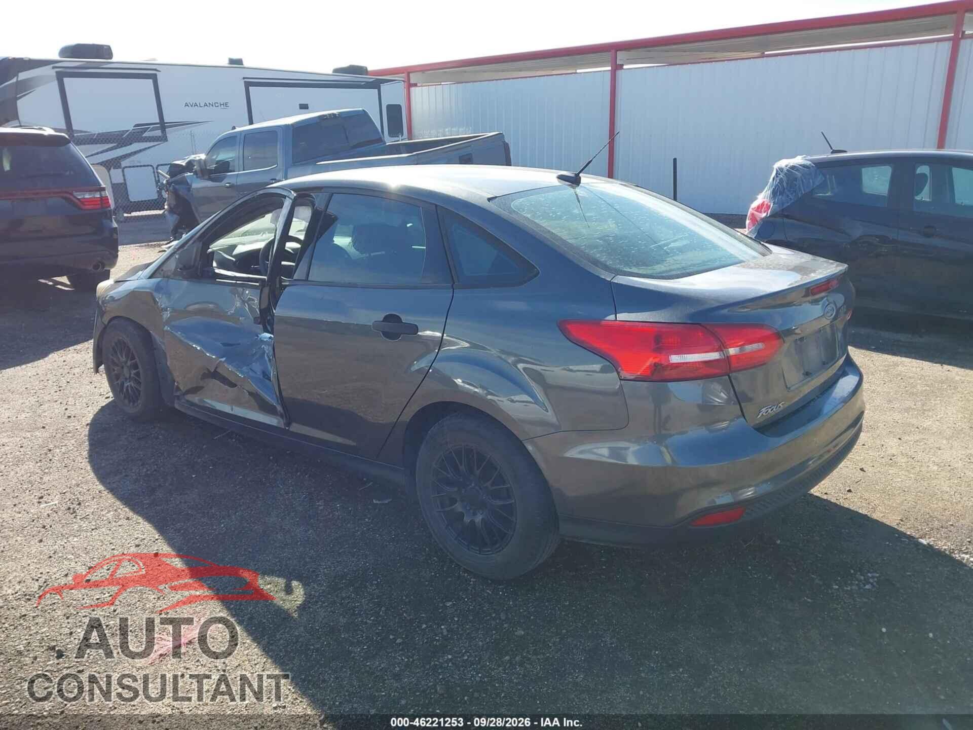 FORD FOCUS 2017 - 1FADP3E22HL295384