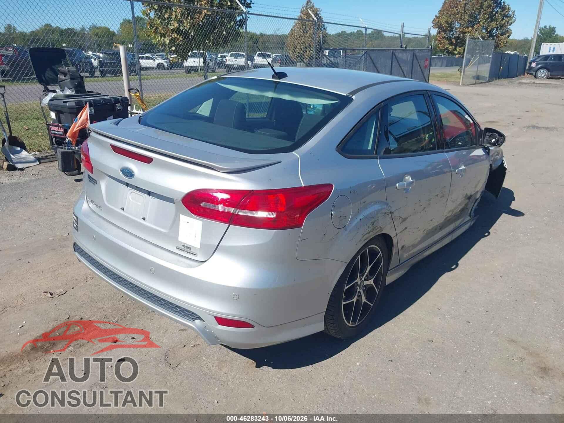 FORD FOCUS 2015 - 1FADP3F20FL216032