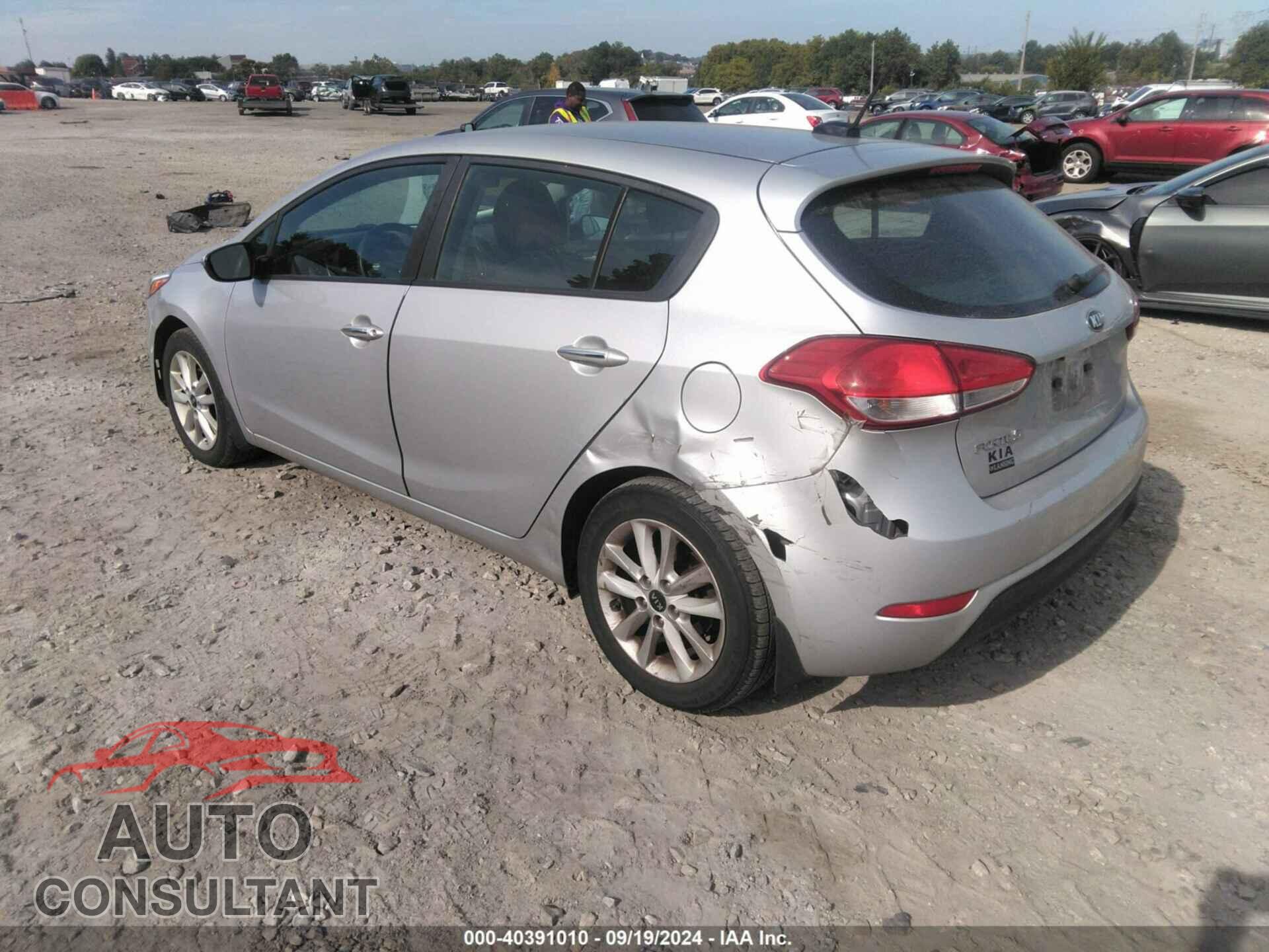 KIA FORTE 2017 - KNAFK5A80H5674523