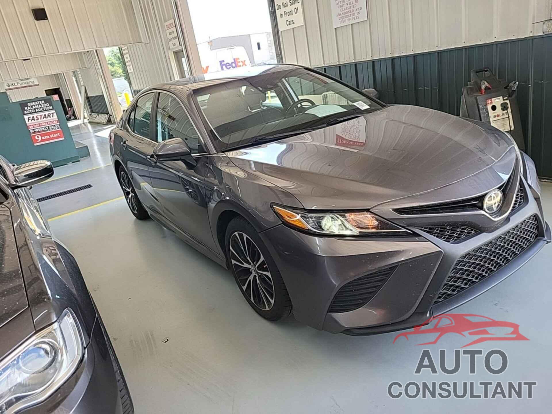 TOYOTA CAMRY 2018 - 4T1B11HK3JU091918