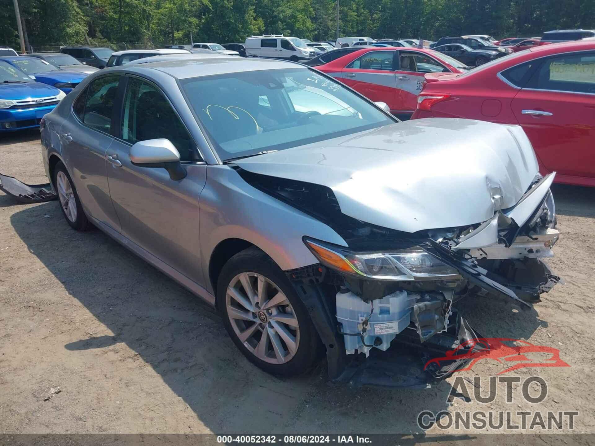 TOYOTA CAMRY 2022 - 4T1C11AK0NU670238