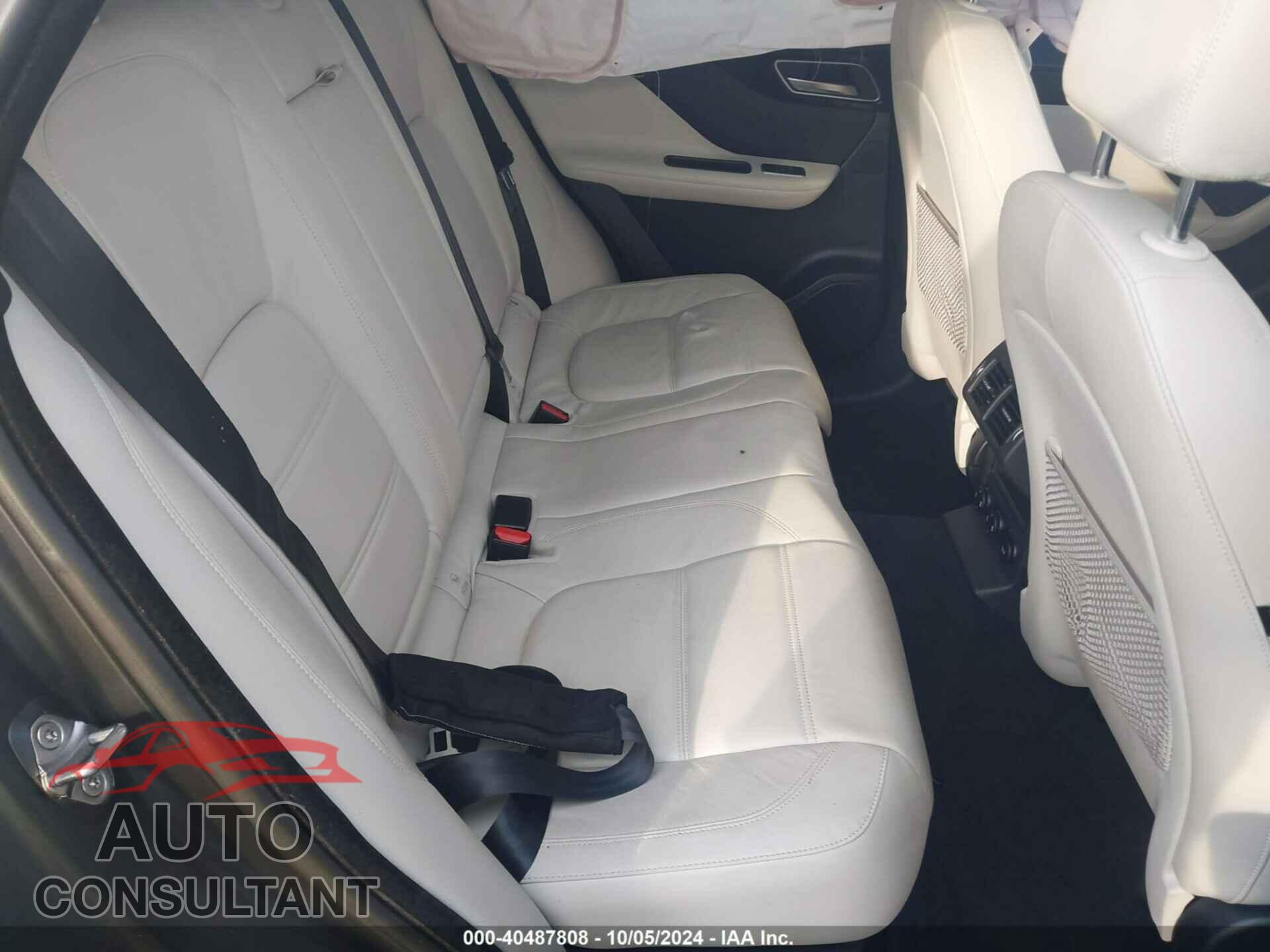 JAGUAR F-PACE 2017 - SADCK2BV8HA093856