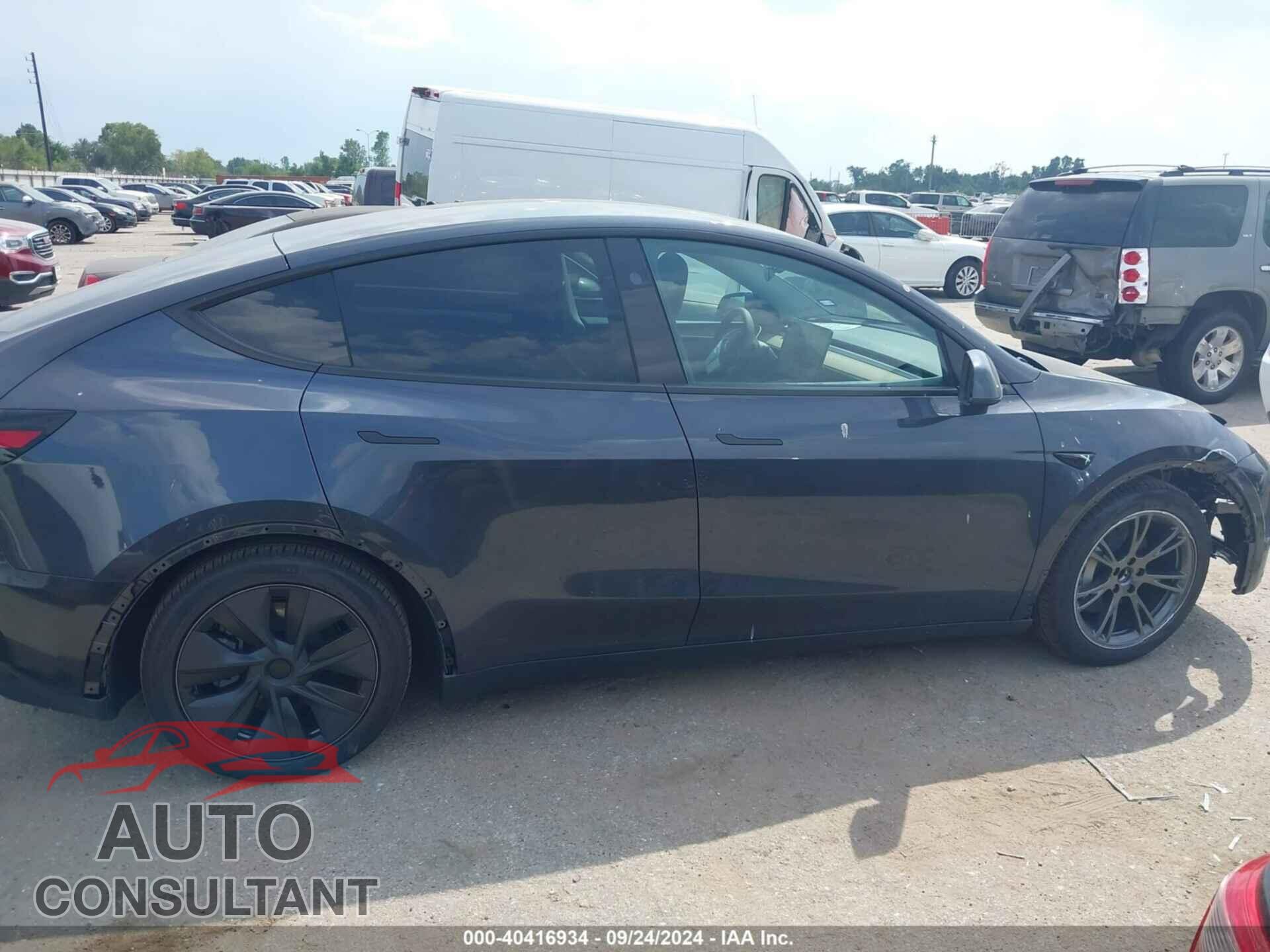 TESLA MODEL Y 2024 - 7SAYGDED3RA304830