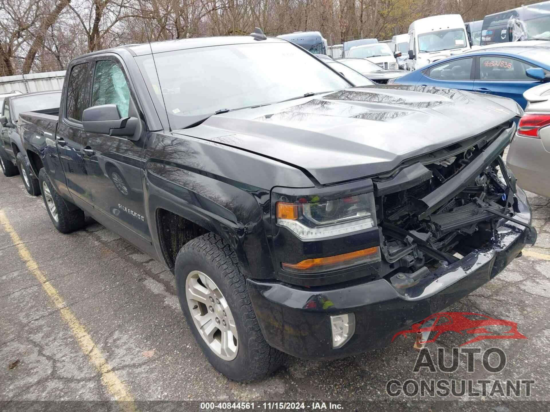 CHEVROLET SILVERADO 1500 2018 - 1GCVKREC6JZ298512