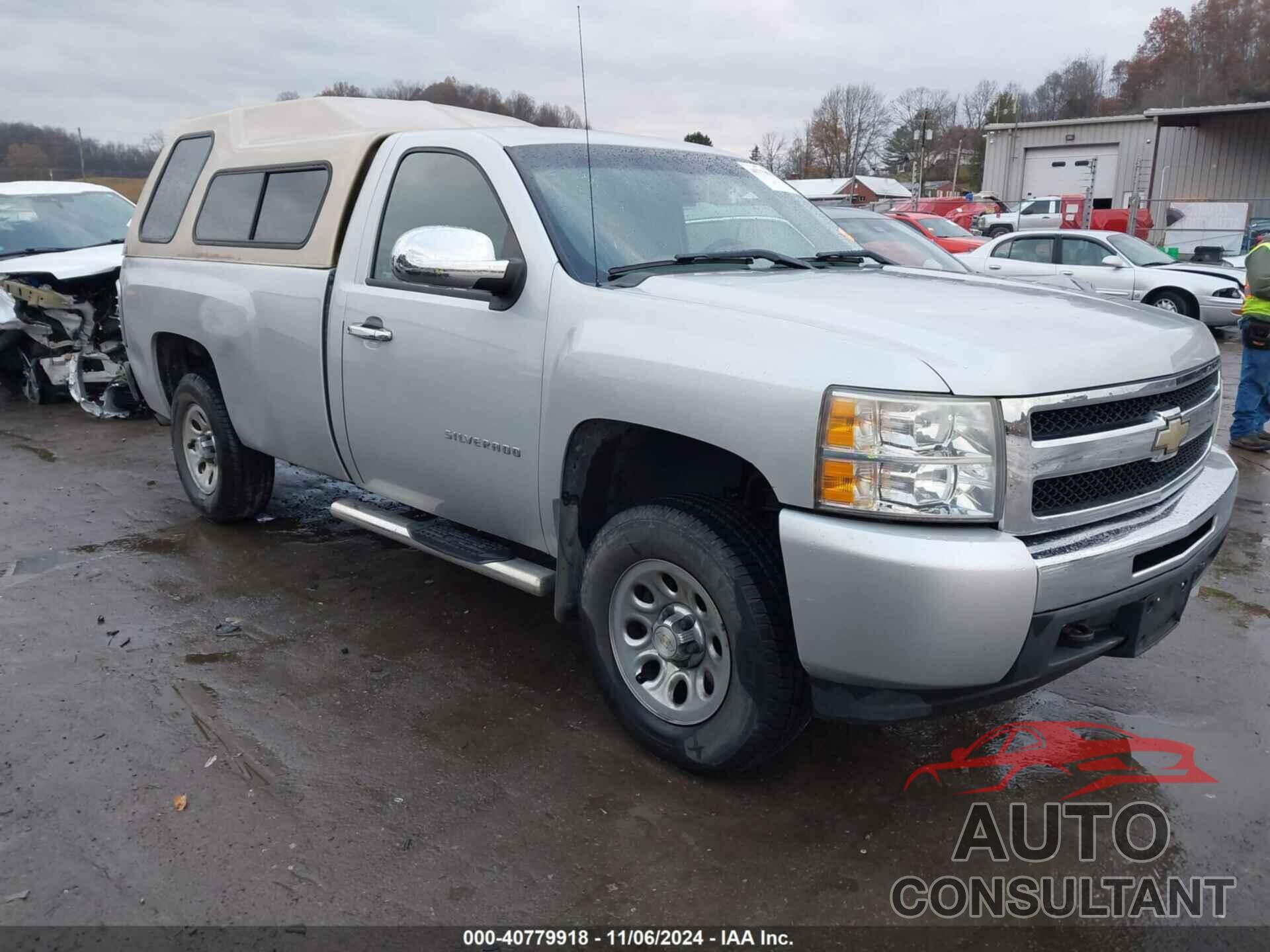 CHEVROLET SILVERADO 1500 2011 - 1GCNKPE00BZ200196