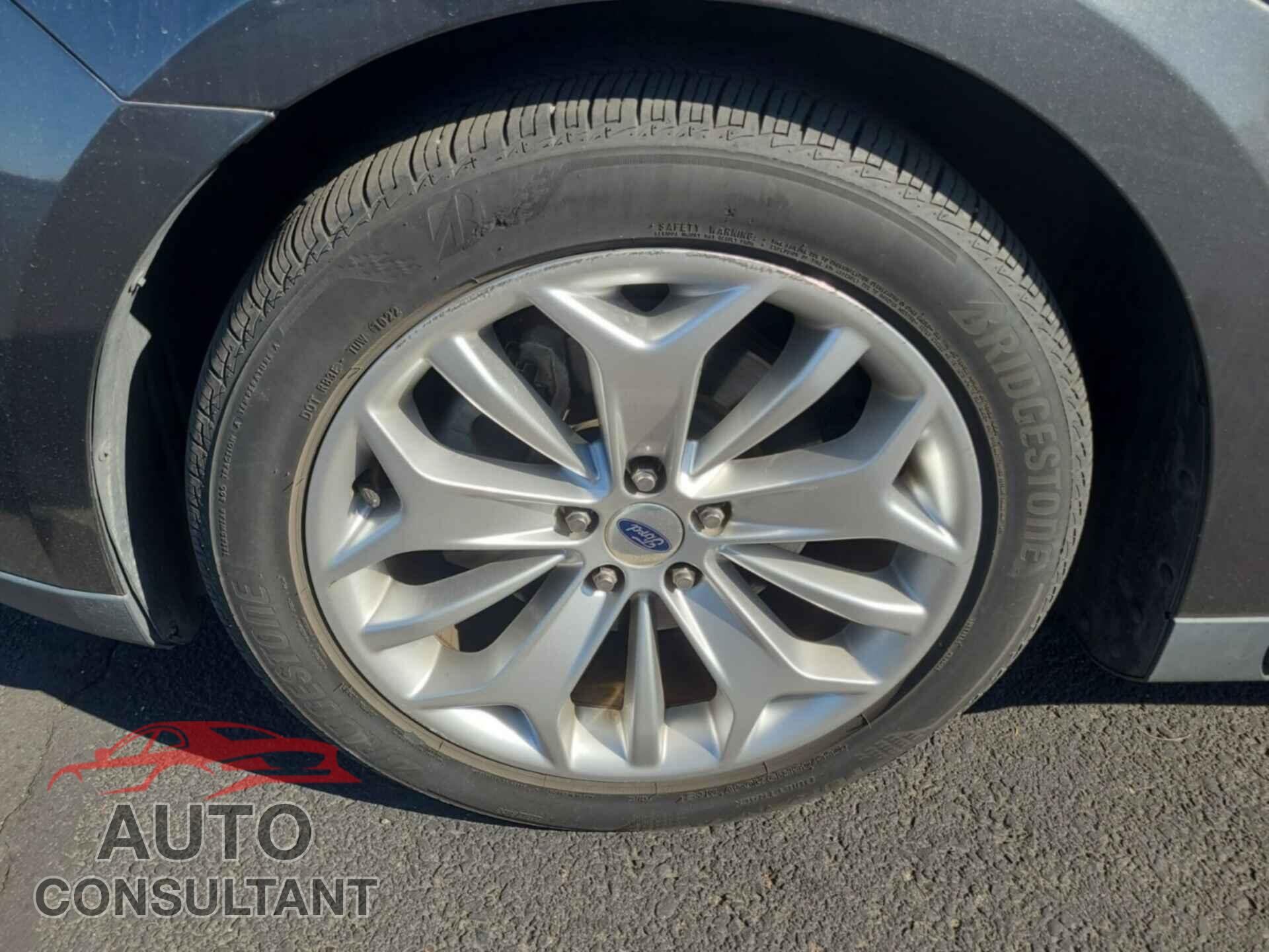 FORD TAURUS 2018 - 1FAHP2F8XJG124024