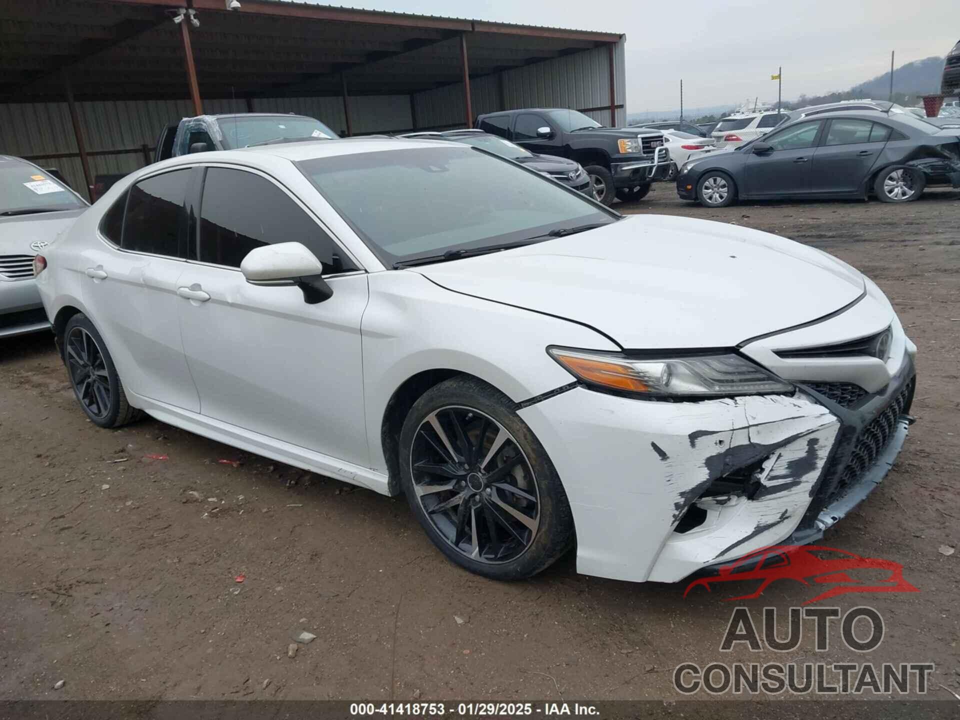 TOYOTA CAMRY 2018 - 4T1B61HK6JU007205