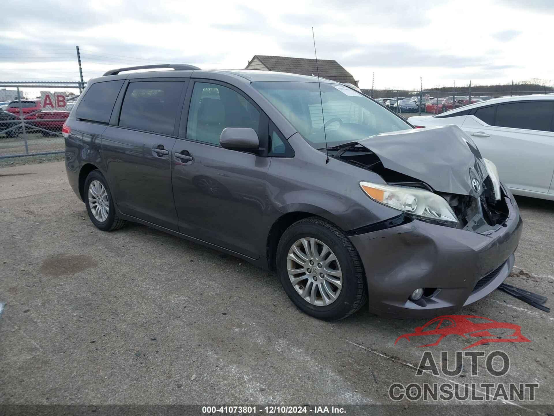 TOYOTA SIENNA 2011 - 5TDYK3DC8BS015848