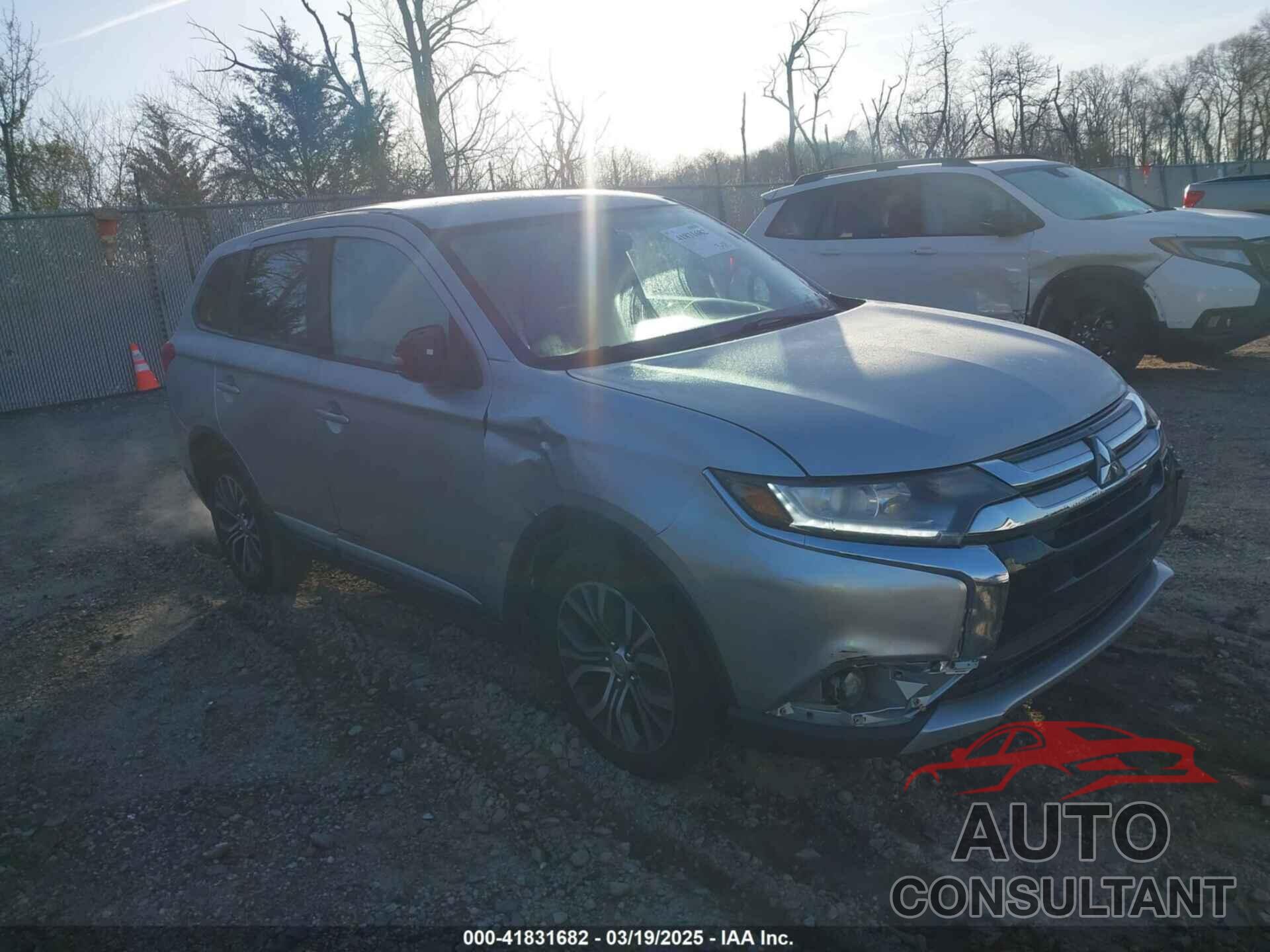 MITSUBISHI OUTLANDER 2018 - JA4AZ3A37JZ039633