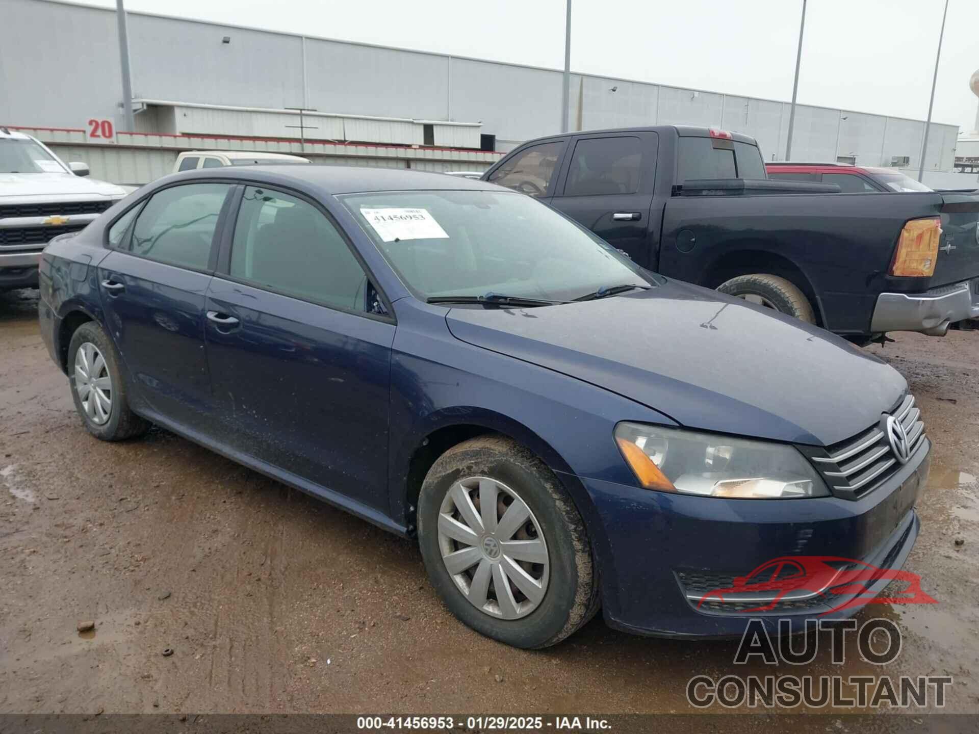 VOLKSWAGEN PASSAT 2012 - 1VWAP7A31CC043277