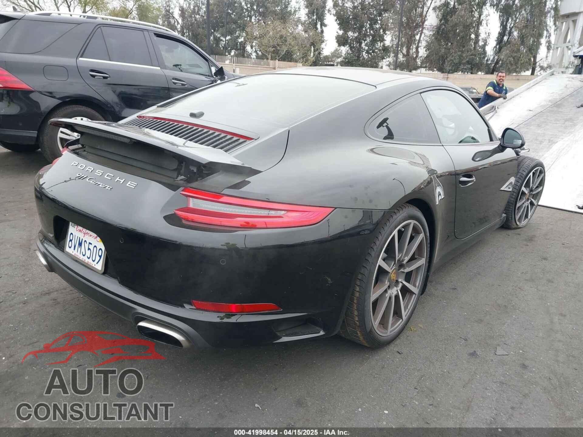 PORSCHE 911 2018 - WP0AA2A90JS105492