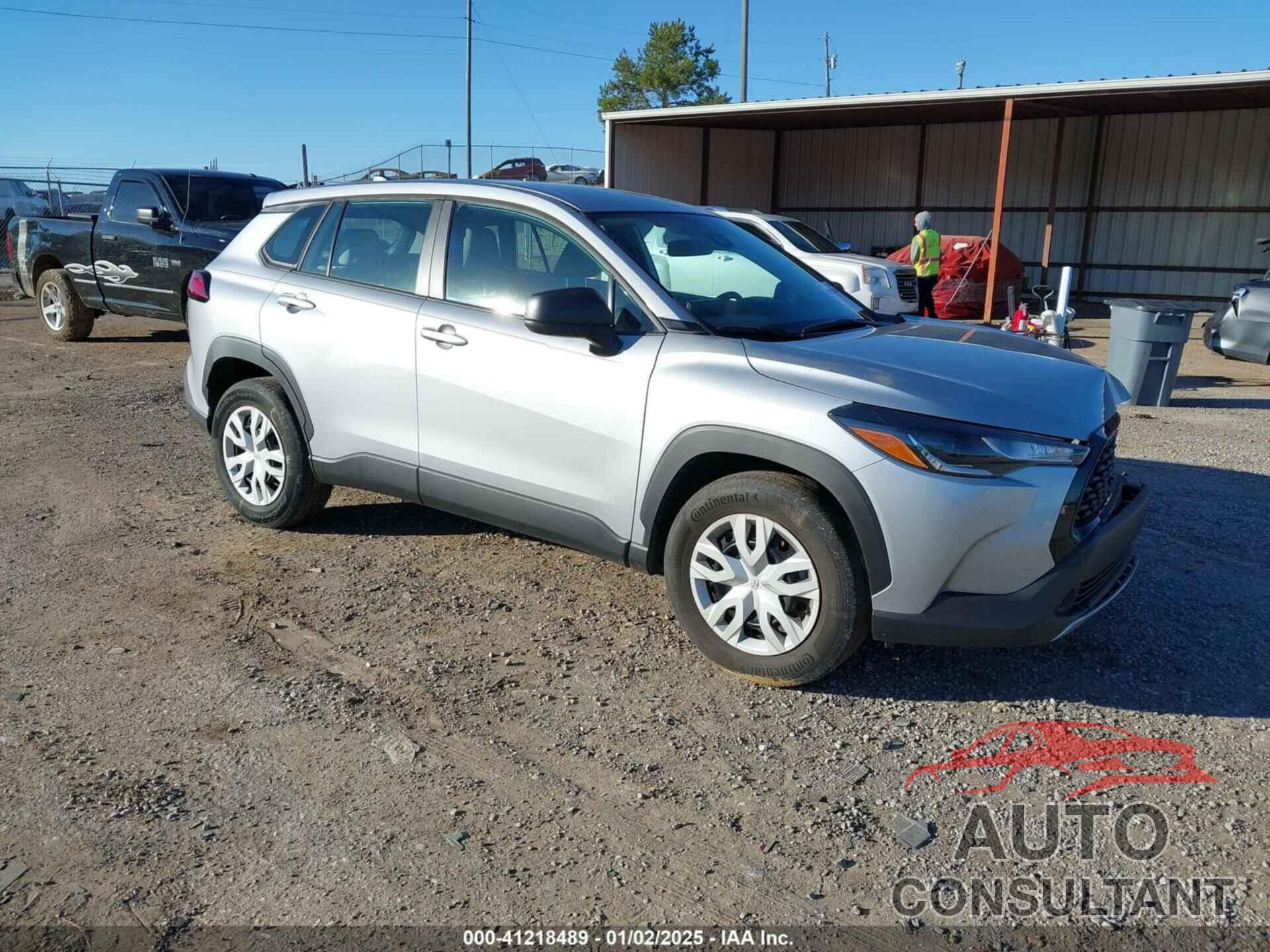 TOYOTA COROLLA CROSS 2022 - 7MUAAAAG0NV001677