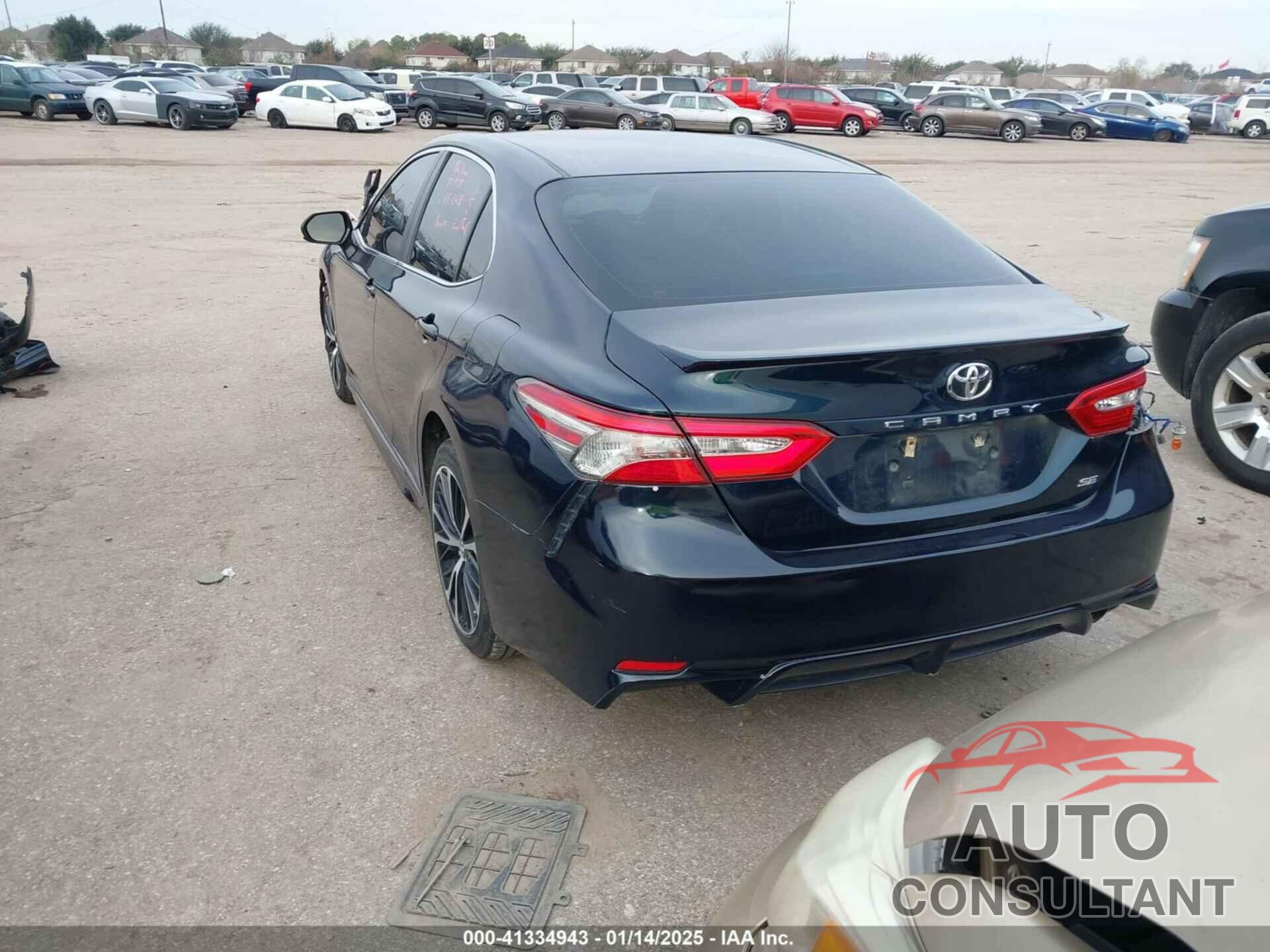 TOYOTA CAMRY 2018 - 4T1B11HK0JU598954