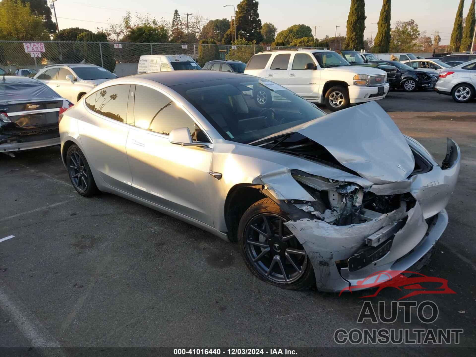 TESLA MODEL 3 2018 - 5YJ3E1EAXJF036285