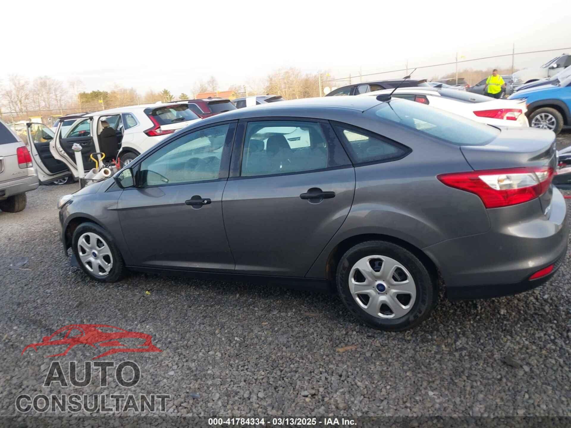 FORD FOCUS 2013 - 1FADP3E20DL156901