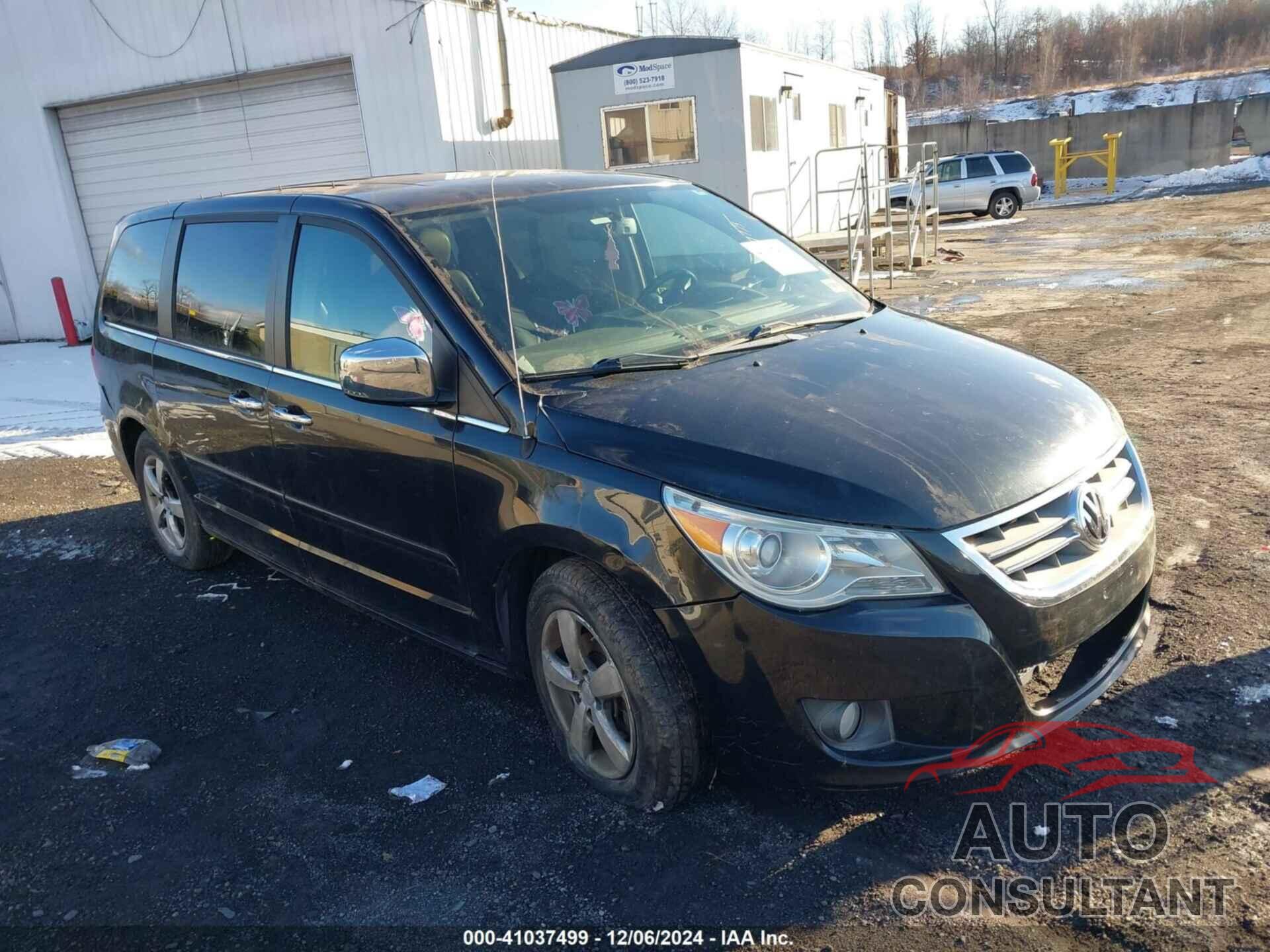 VOLKSWAGEN ROUTAN 2011 - 2V4RW6DG3BR645790