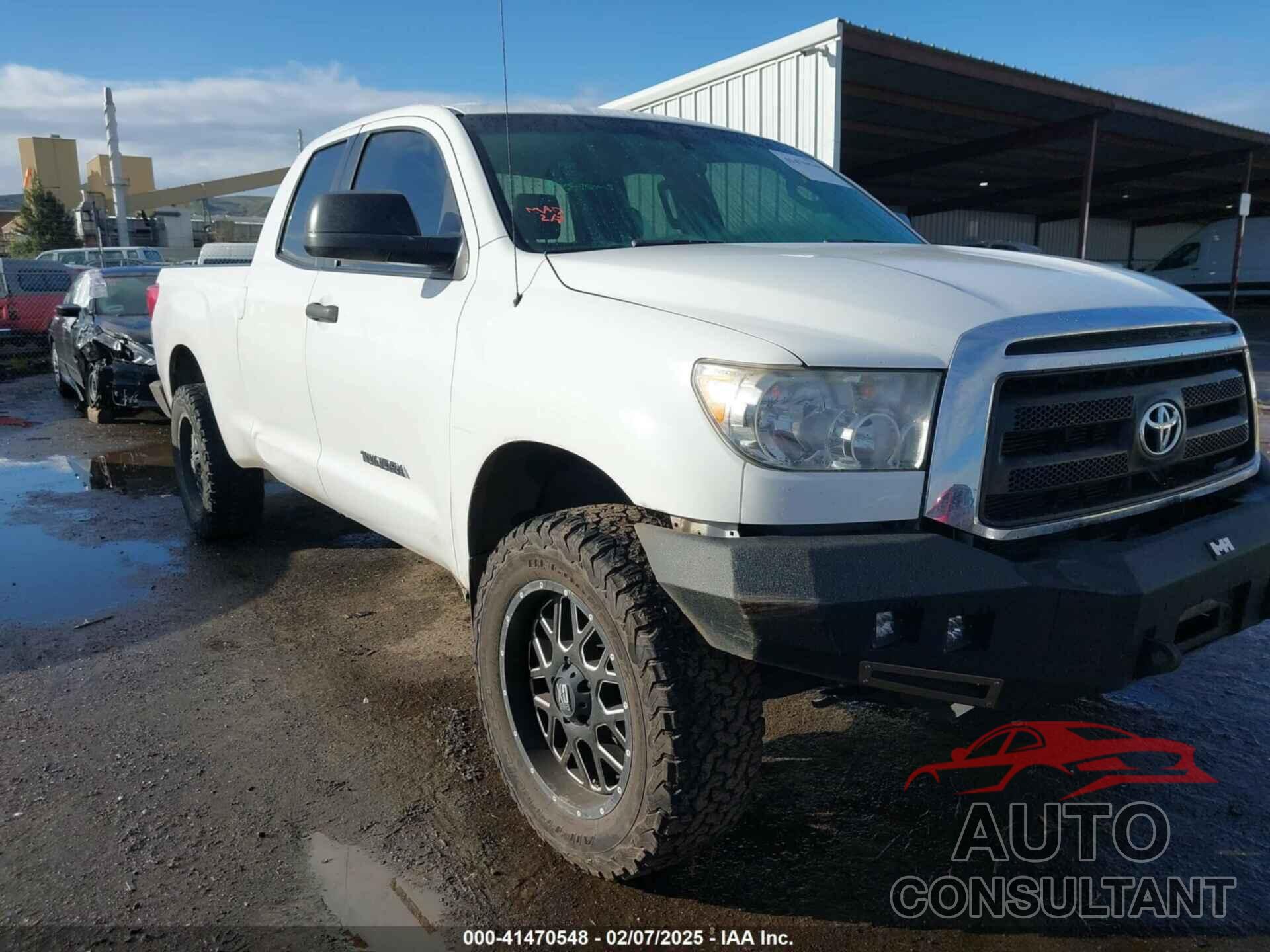 TOYOTA TUNDRA 2011 - 5TFUM5F15BX016448