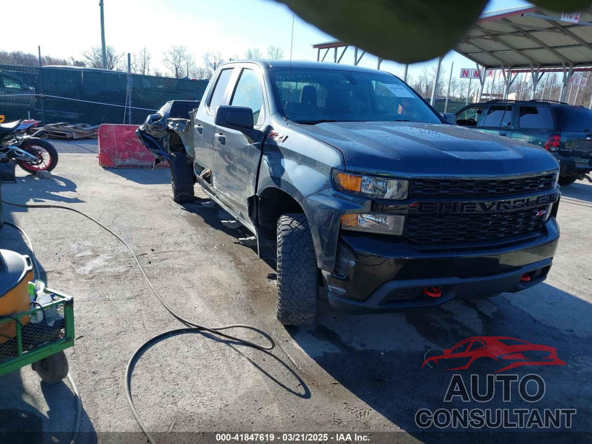 CHEVROLET SILVERADO 1500 2019 - 1GCRYCEF0KZ353349