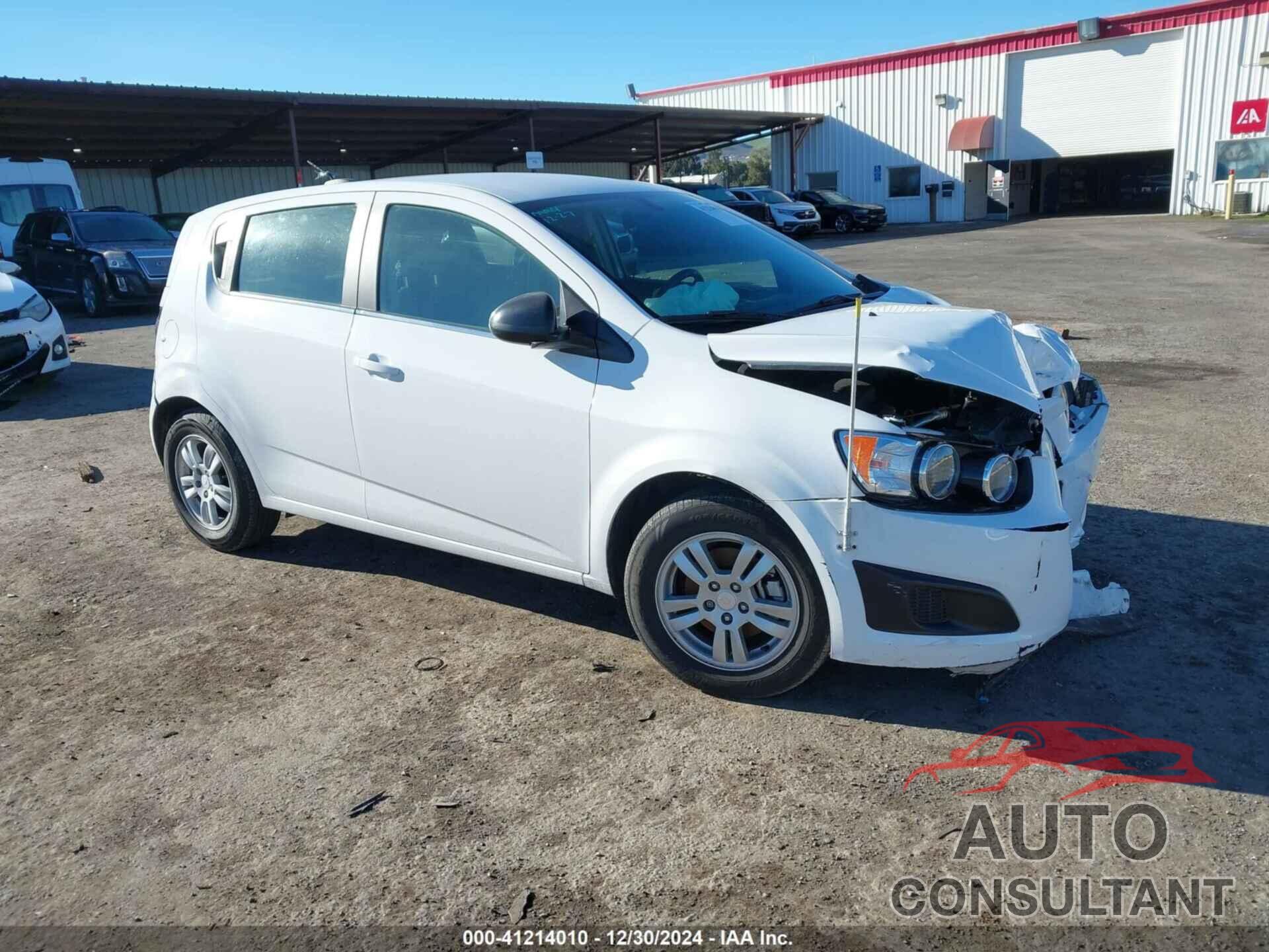 CHEVROLET SONIC 2016 - 1G1JC6SG2G4105997