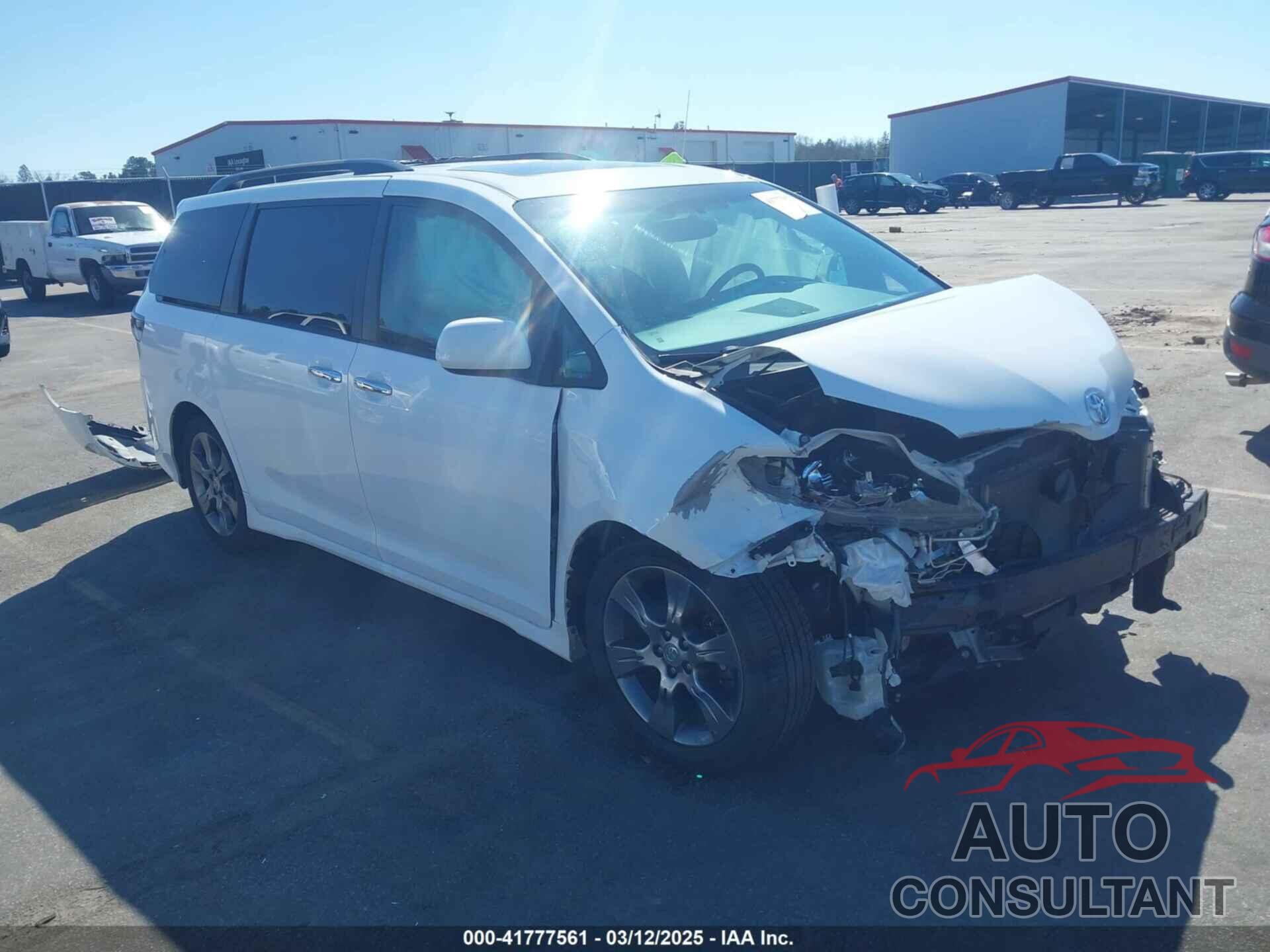 TOYOTA SIENNA 2015 - 5TDXK3DC4FS566084