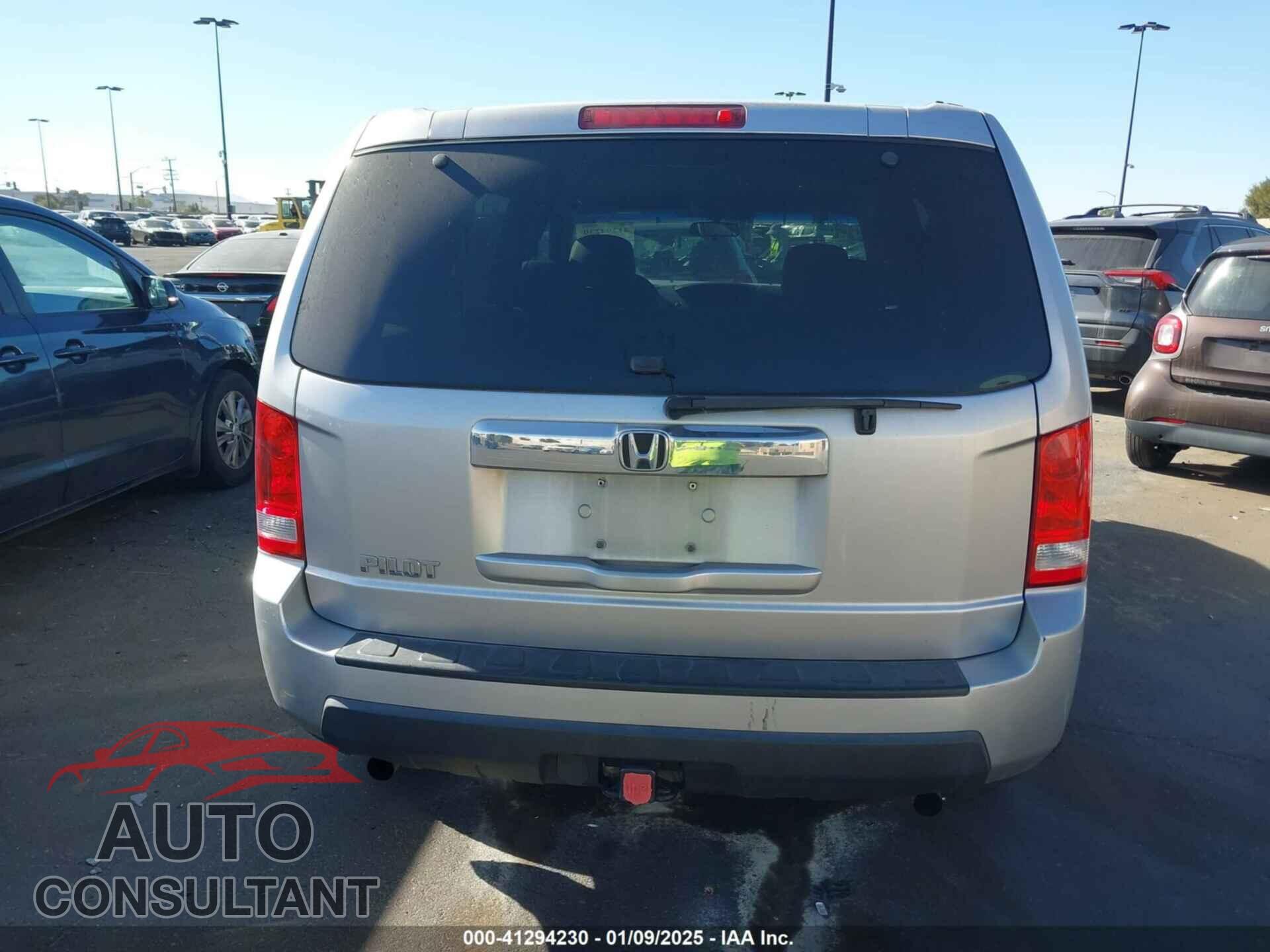HONDA PILOT 2011 - 5FNYF3H28BB025144