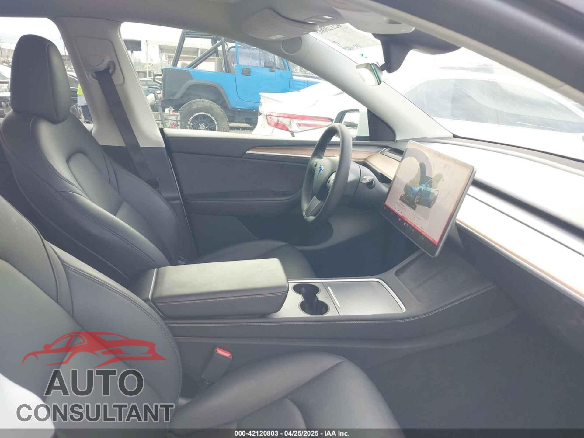 TESLA MODEL Y 2024 - 7SAYGDEE5RF036018
