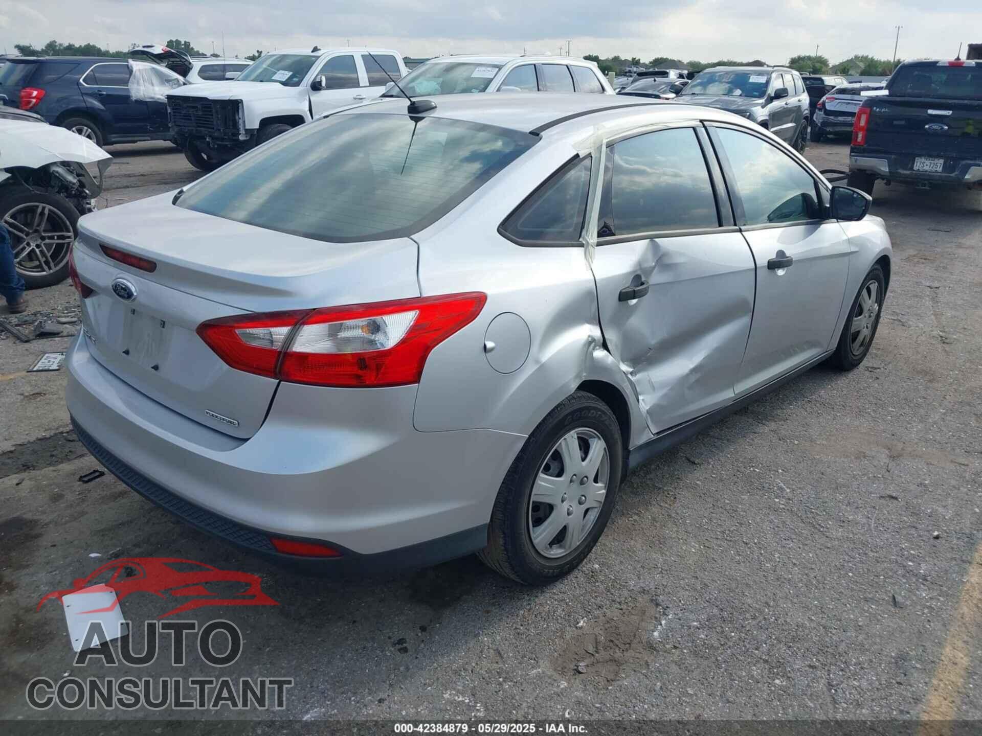 FORD FOCUS 2013 - 1FADP3E25DL151077